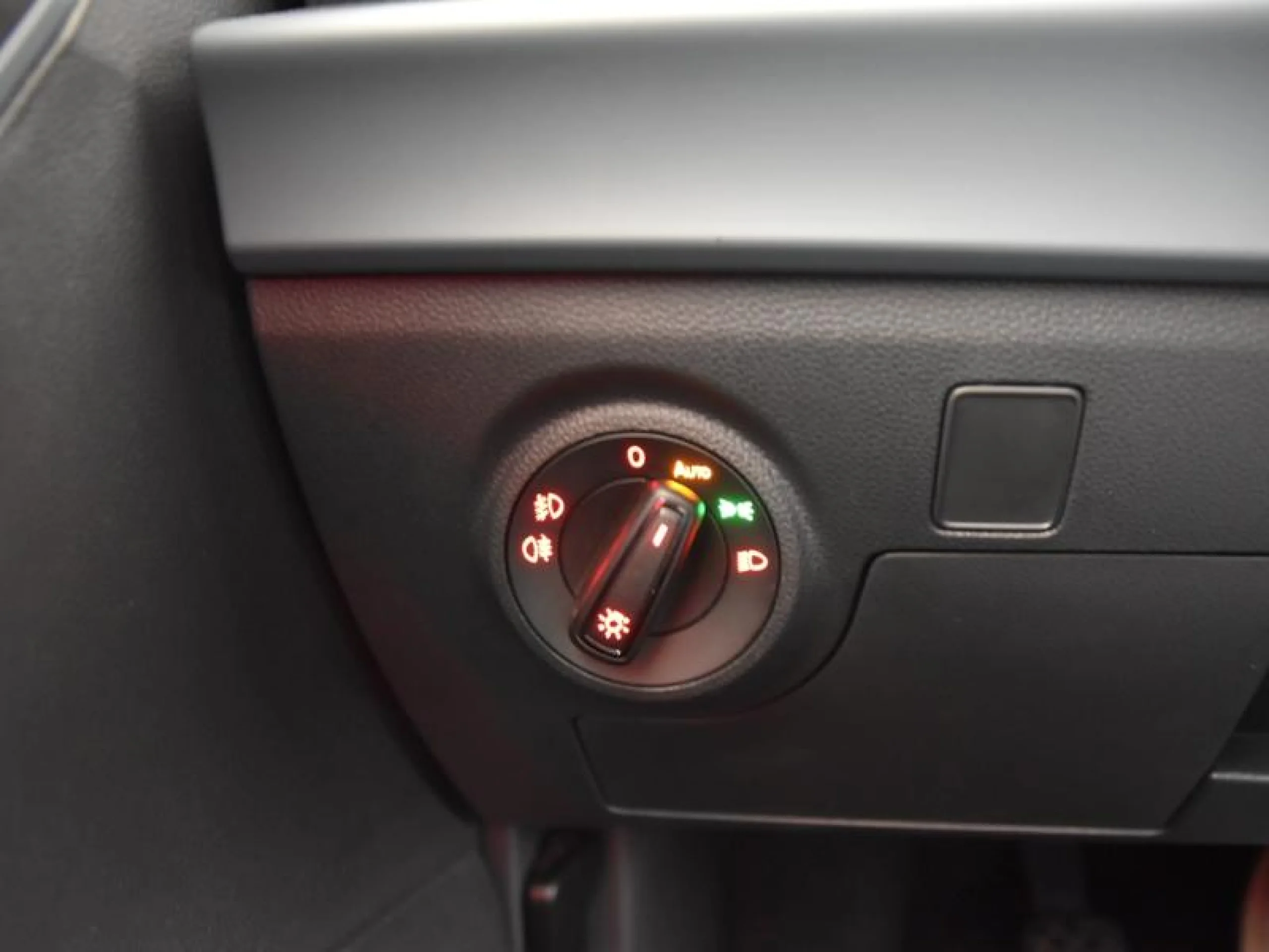 SEAT ARONA 1.0 TSI 85KW (115CV) START&STOP STYLE+ - Foto 19