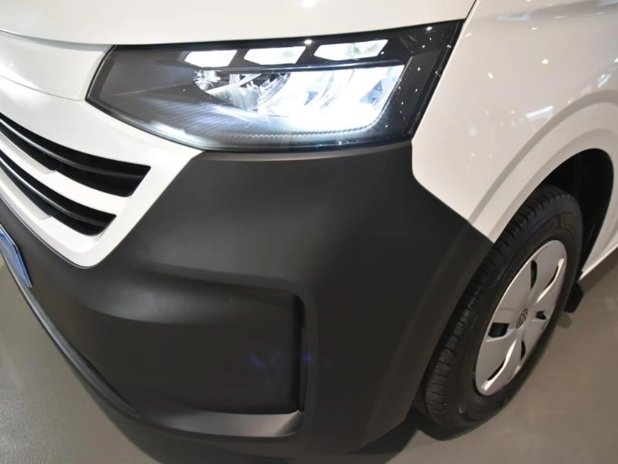 VOLKSWAGEN CARAVELLE CORTA 2.0 TDI 81 KW (110 CV) 6 VE - Foto 17