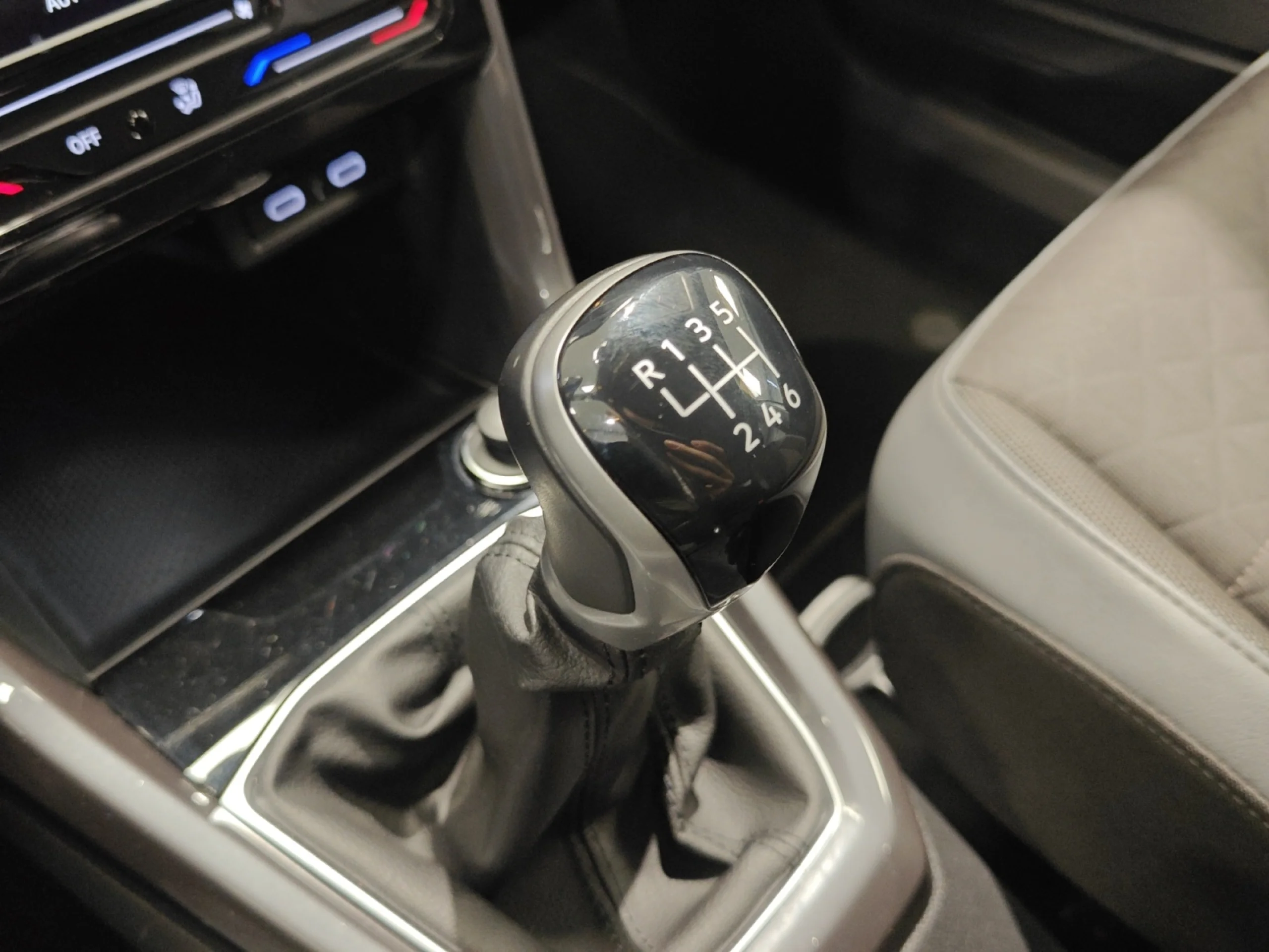 VOLKSWAGEN T CROSS SPORT 1.0 TSI 81KW (110CV) - Foto 17