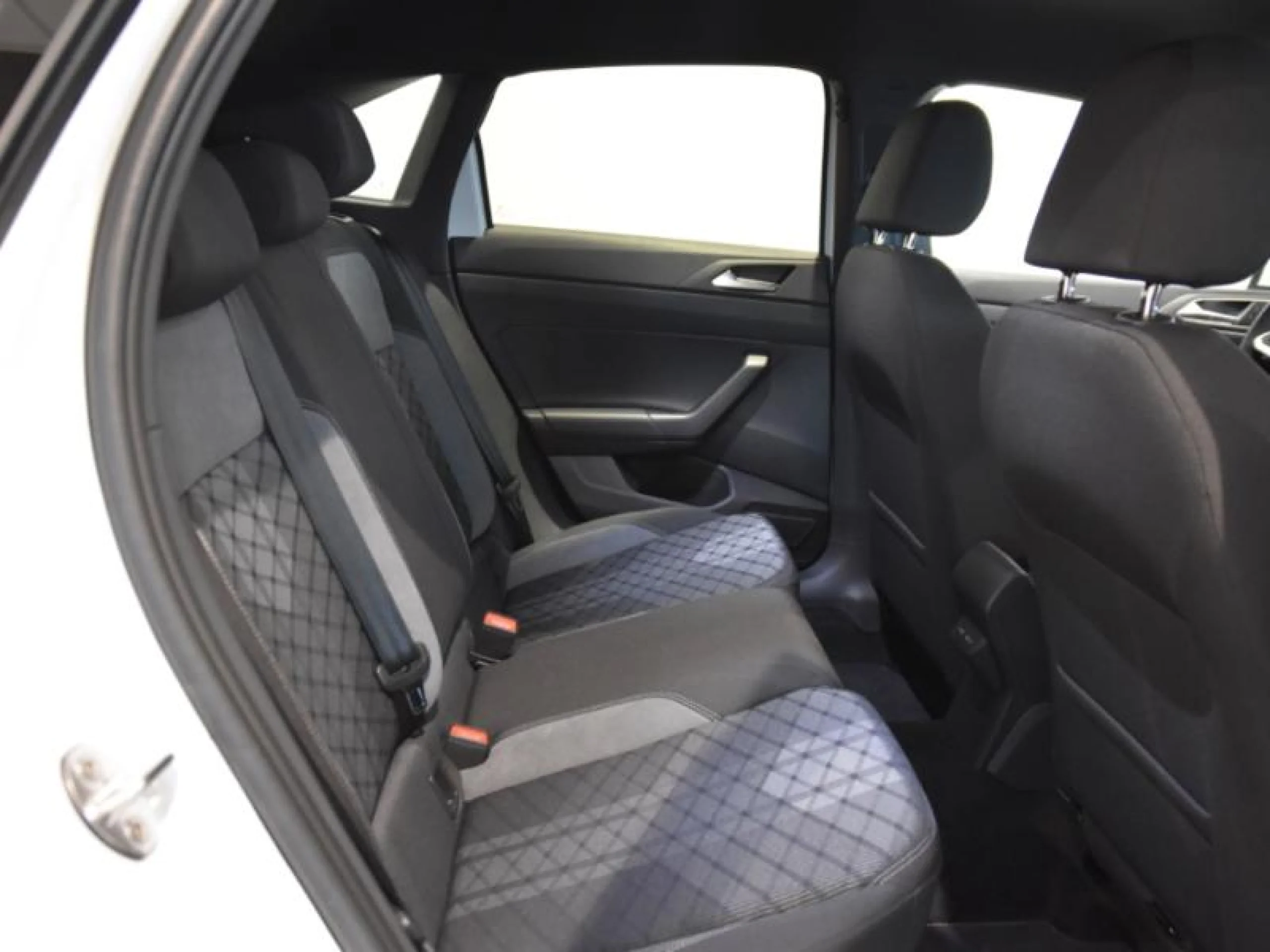 VOLKSWAGEN TAIGO TAIGO R LINE  1.0 TSI 85 KW (116 CV )  AUTOMÁTICO DSG 7 VEL. - Foto 6