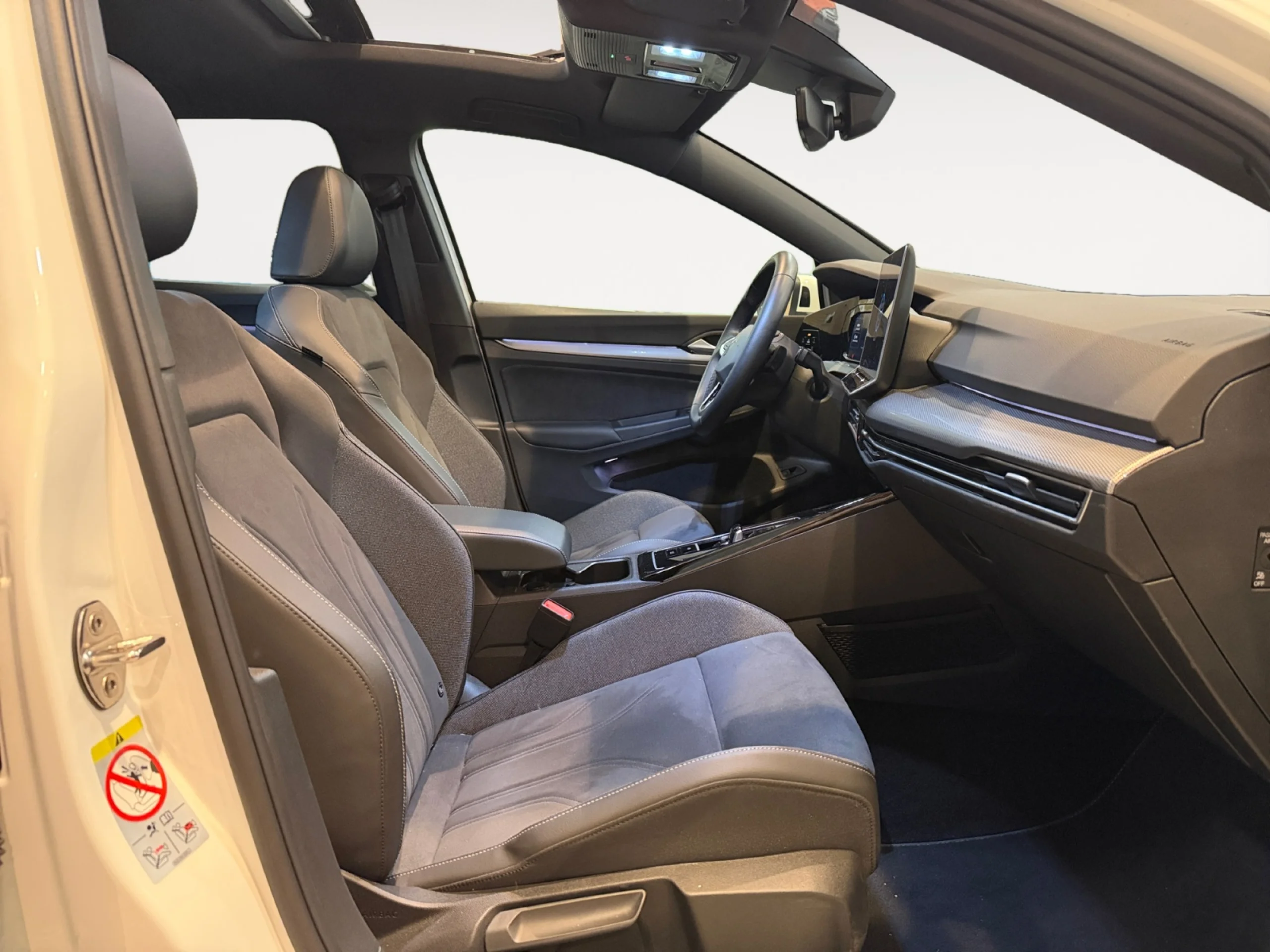 VOLKSWAGEN GOLF 50 ANIVERSARIO 1.5 PHEV 110KW / 85KW DSG - Foto 5