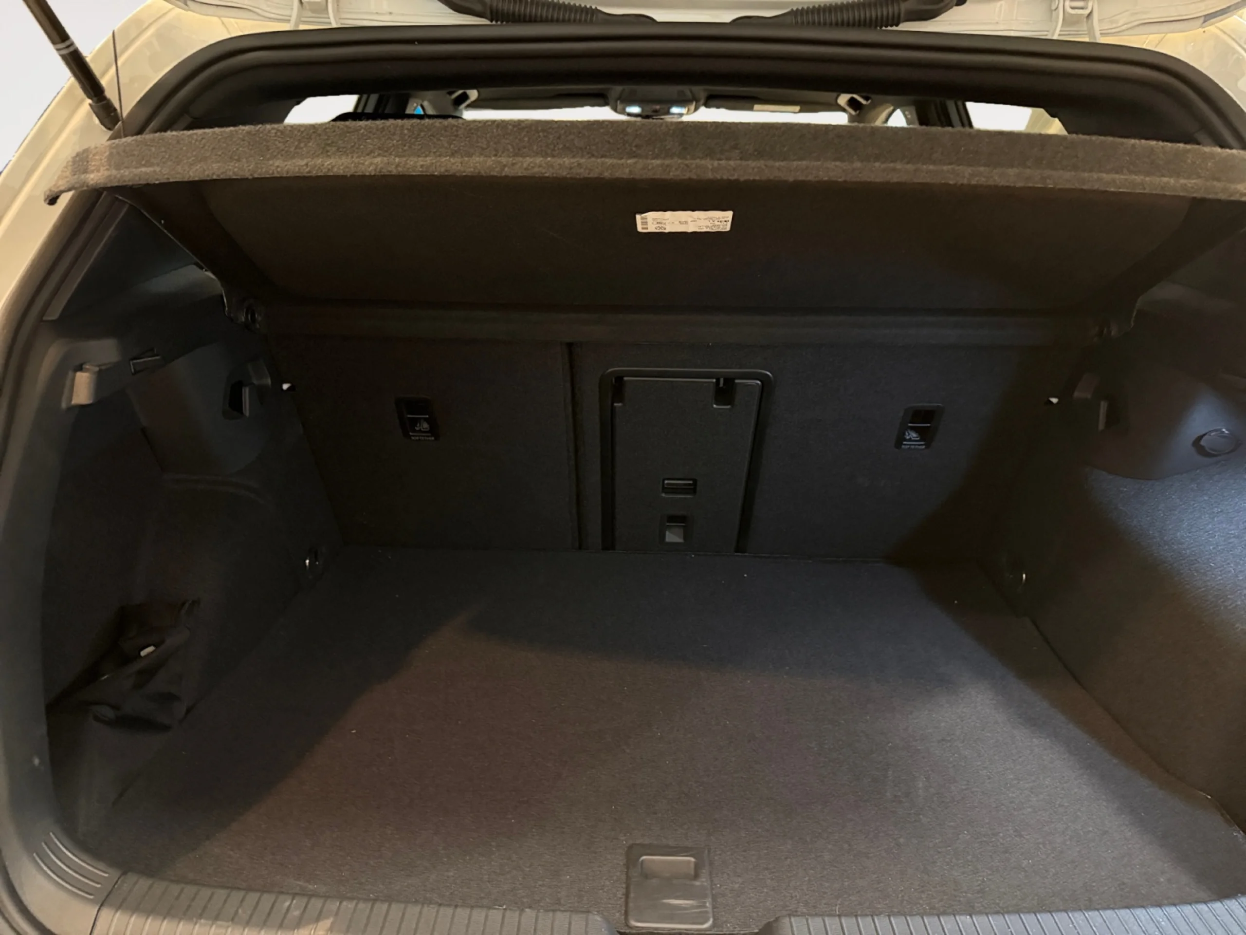 VOLKSWAGEN GOLF 50 ANIVERSARIO 1.5 PHEV 110KW / 85KW DSG - Foto 7