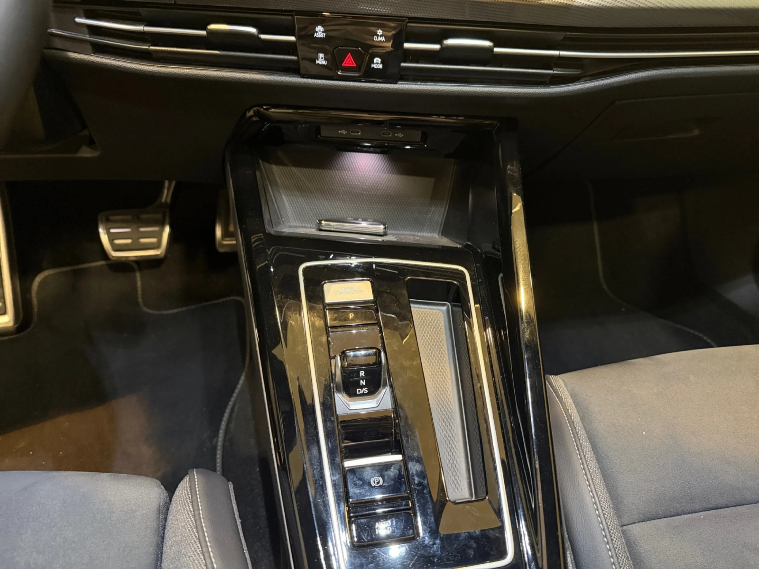 VOLKSWAGEN GOLF 50 ANIVERSARIO 1.5 PHEV 110KW / 85KW DSG - Foto 14