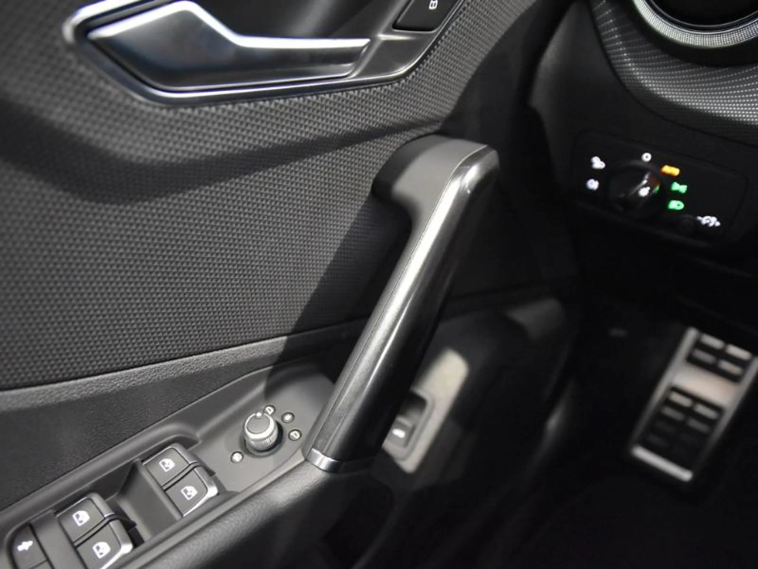 AUDI Q2 ADRENALIN EDITION 35 TDI 110KW S TRONIC - Foto 17
