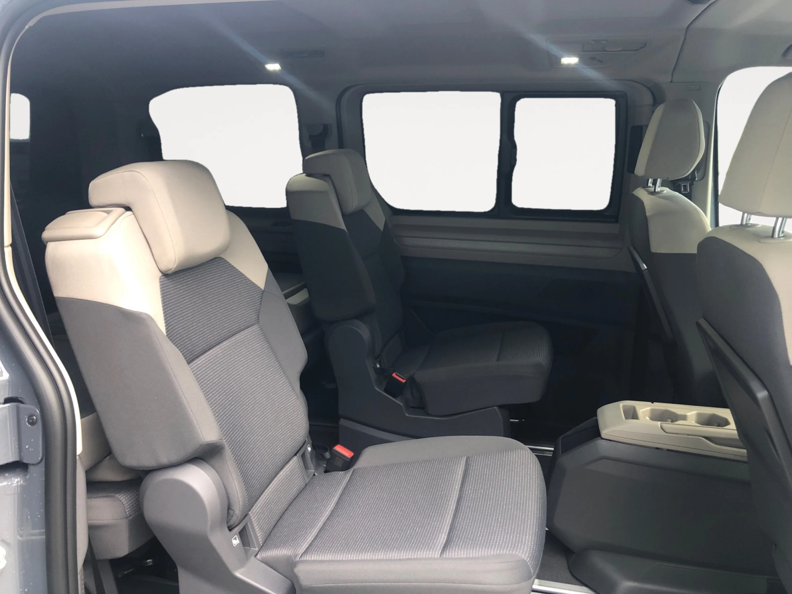 VW COMERCIALES Multivan MULTIVAN   MULTIVAN    1.5 EHYBRID 130 KW (177 CV) / 100 KW (136 CV) DSG 6 VEL. 4MOTION    19,7 KWH - Foto 6