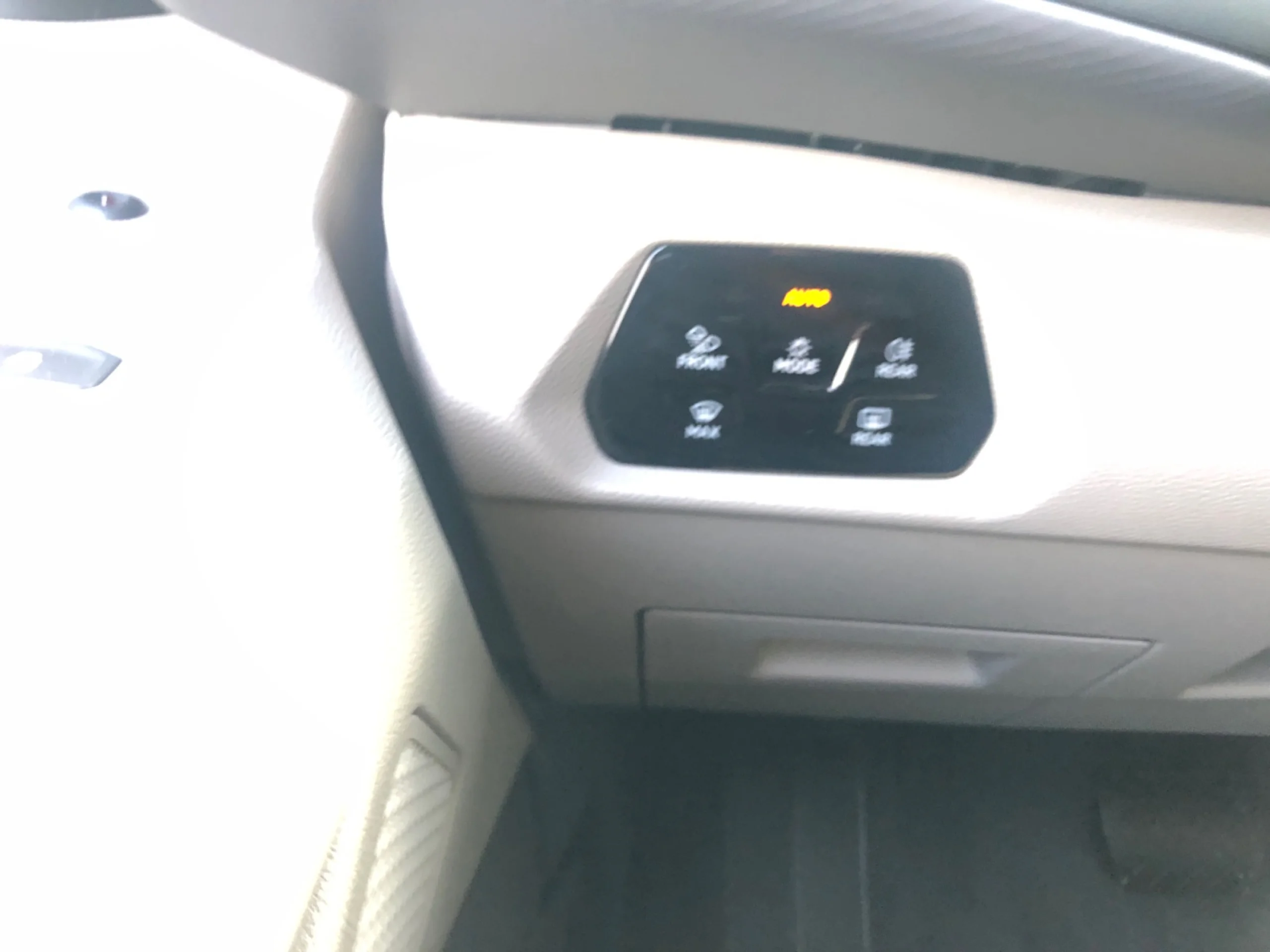 VW COMERCIALES Multivan MULTIVAN   MULTIVAN    1.5 EHYBRID 130 KW (177 CV) / 100 KW (136 CV) DSG 6 VEL. 4MOTION    19,7 KWH - Foto 12