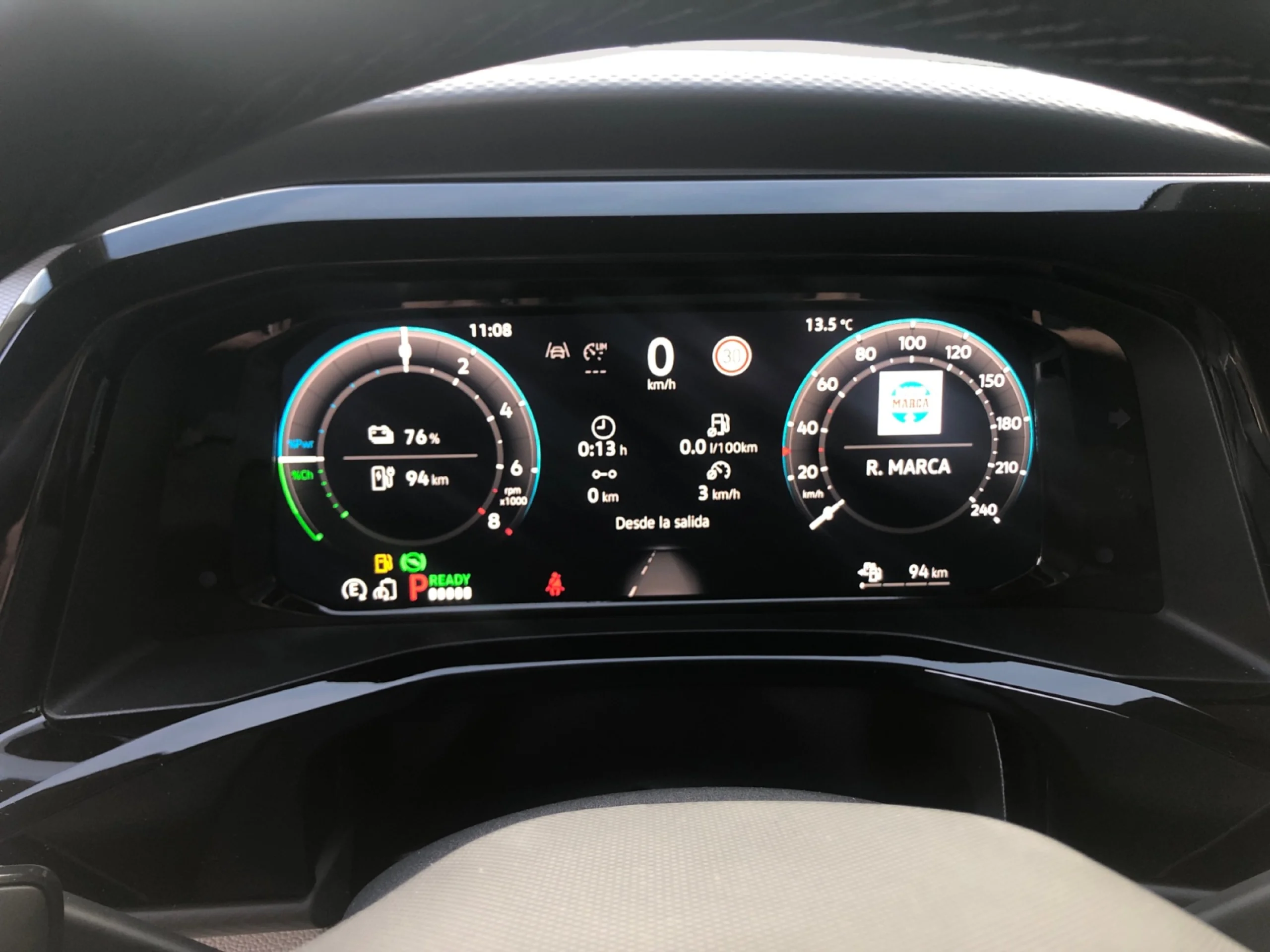 VW COMERCIALES Multivan MULTIVAN   MULTIVAN    1.5 EHYBRID 130 KW (177 CV) / 100 KW (136 CV) DSG 6 VEL. 4MOTION    19,7 KWH - Foto 15