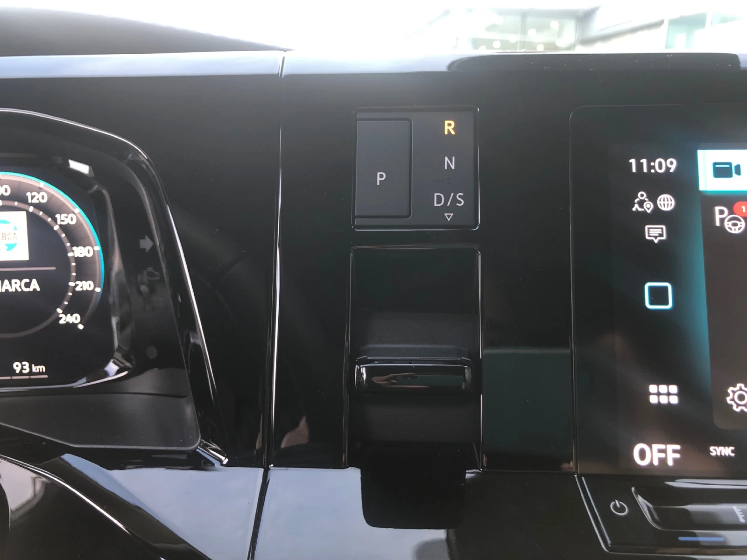 VW COMERCIALES Multivan MULTIVAN   MULTIVAN    1.5 EHYBRID 130 KW (177 CV) / 100 KW (136 CV) DSG 6 VEL. 4MOTION    19,7 KWH - Foto 17