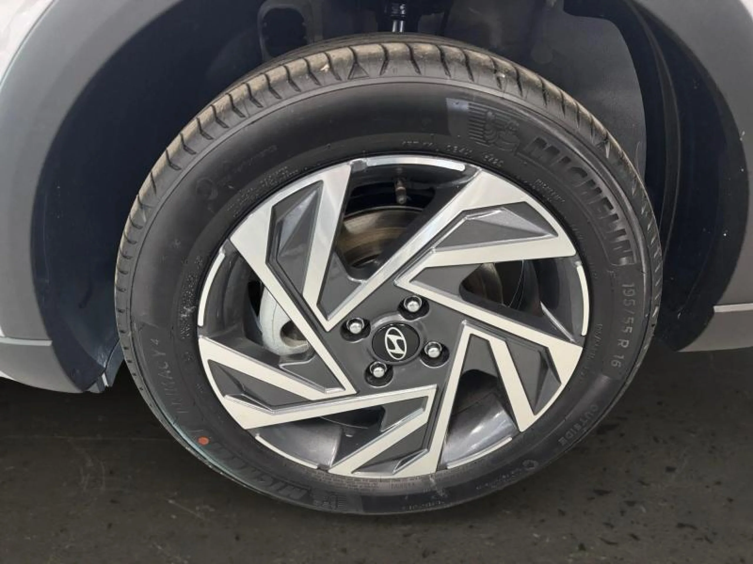 HYUNDAI BAYON 1.0 TGDI 74KW (100CV) 48V XLS DCT - Foto 6