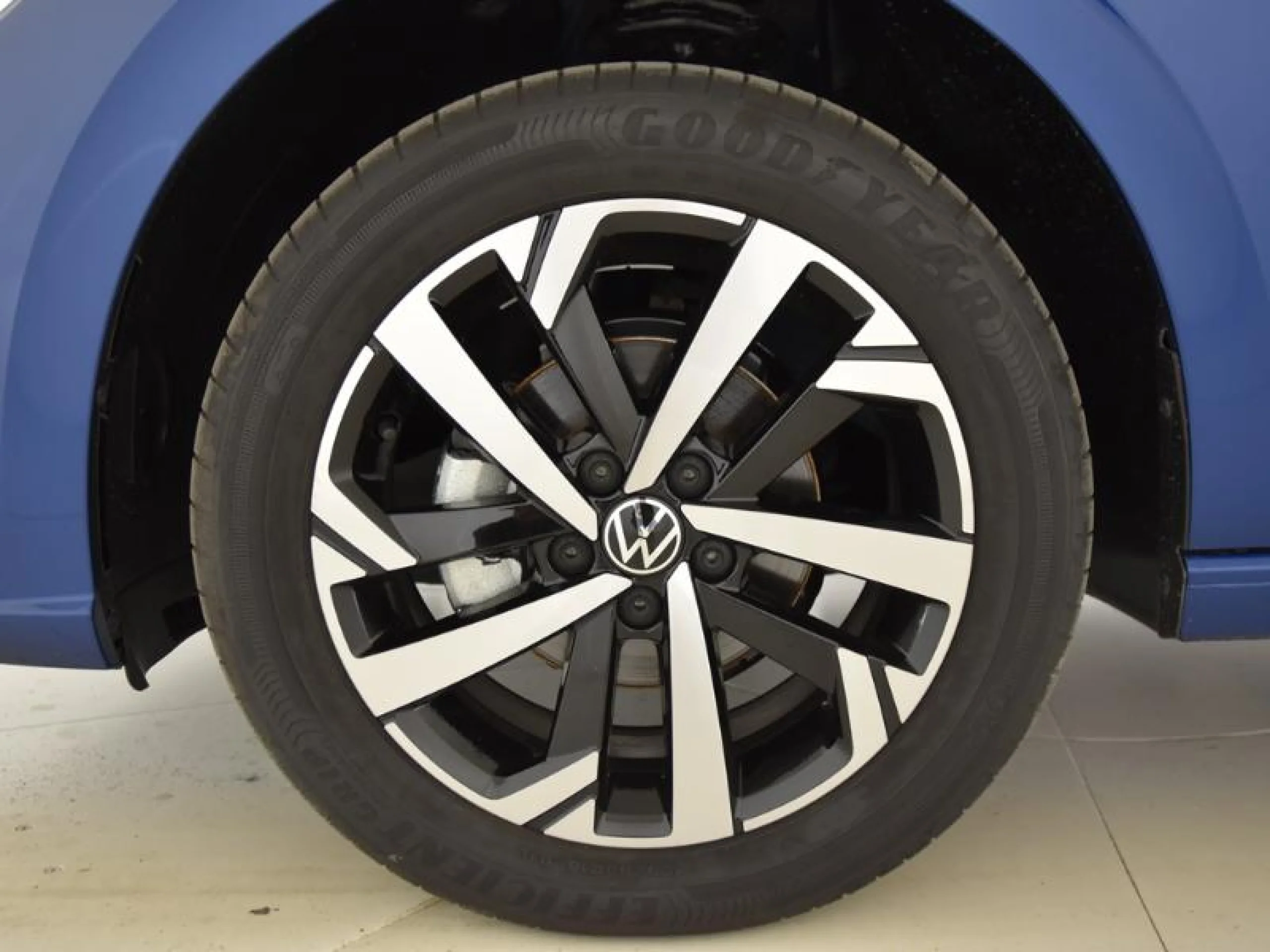 VOLKSWAGEN POLO POLO MÁS  1.0 TSI 70 KW (95 CV)  5 VEL. - Foto 8