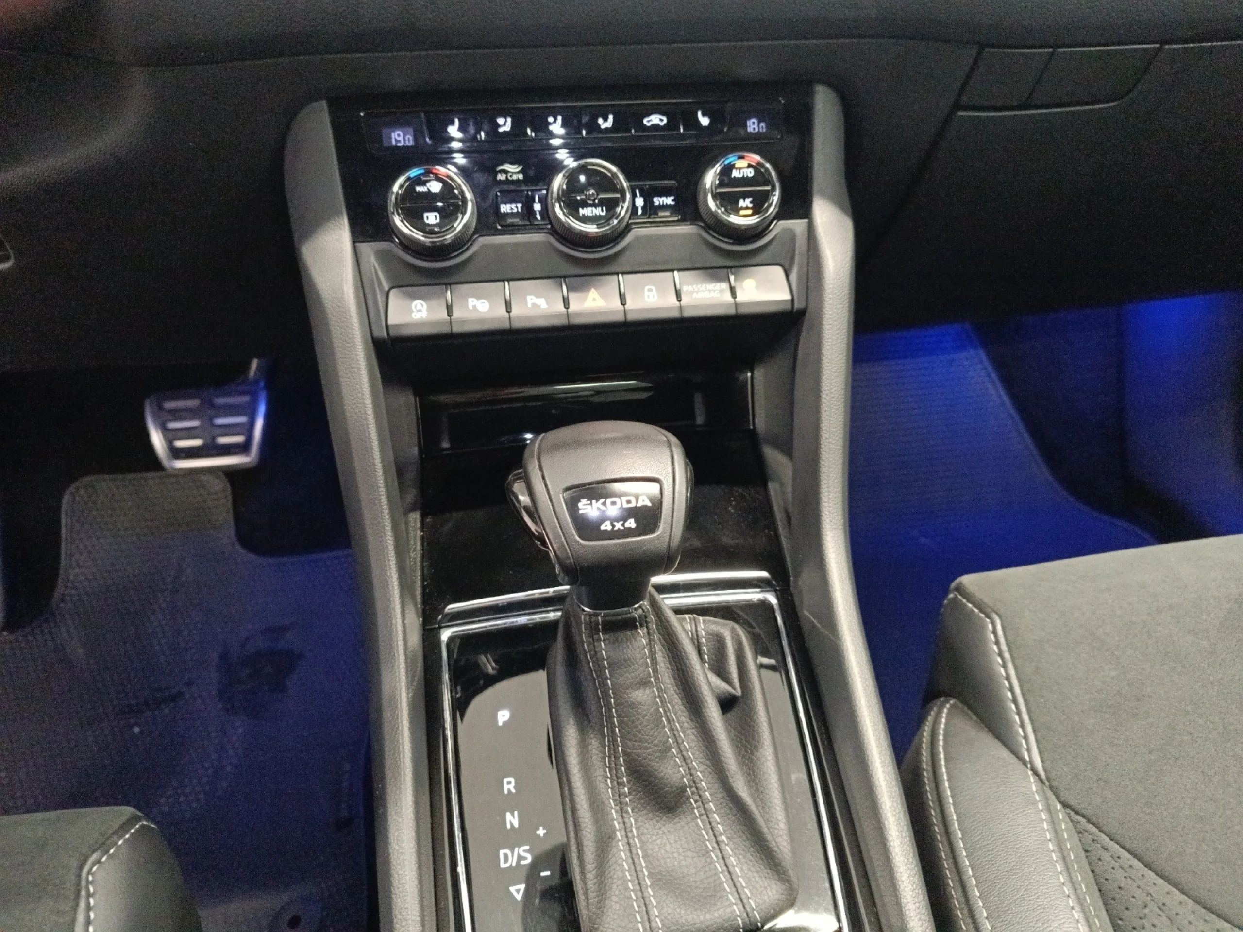 SKODA KODIAQ 2.0 TDI 147KW (200CV) DSG 4X4 SPORTLINE - Foto 10
