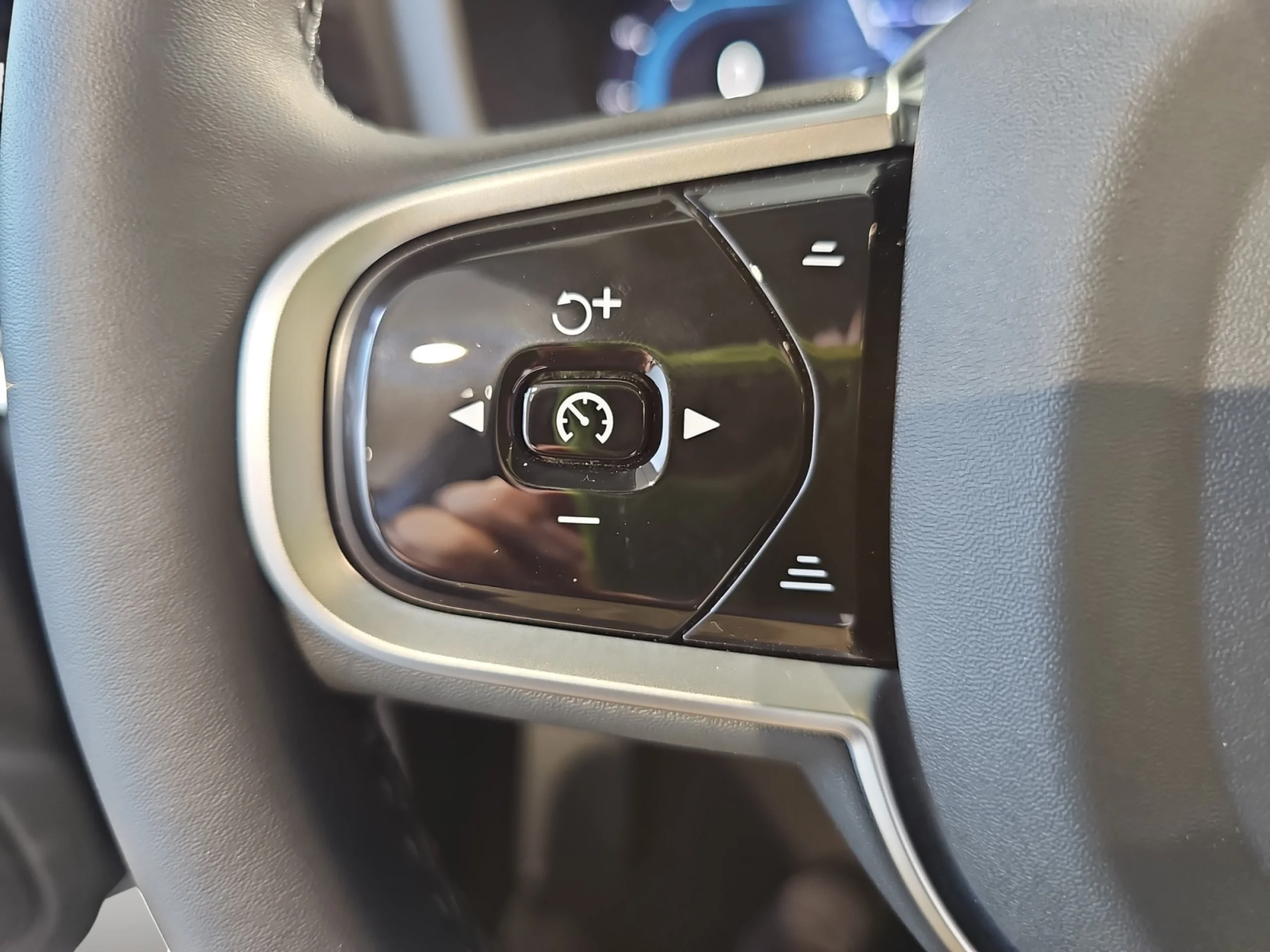 VOLVO V60 V60 B4 MILD HYBRID PLUS DARK 2025 - Foto 12