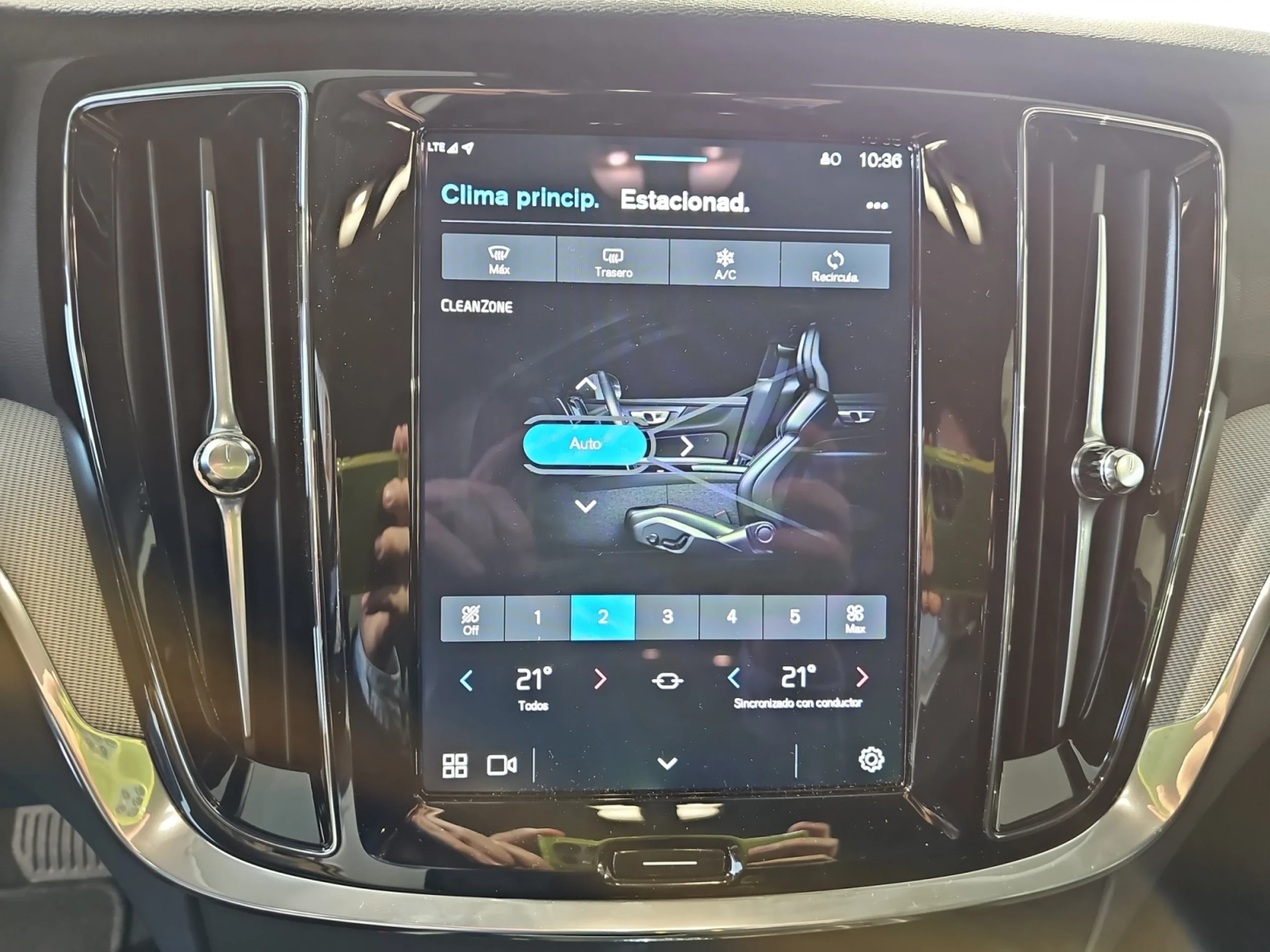 VOLVO V60 V60 B4 MILD HYBRID PLUS DARK 2025 - Foto 14