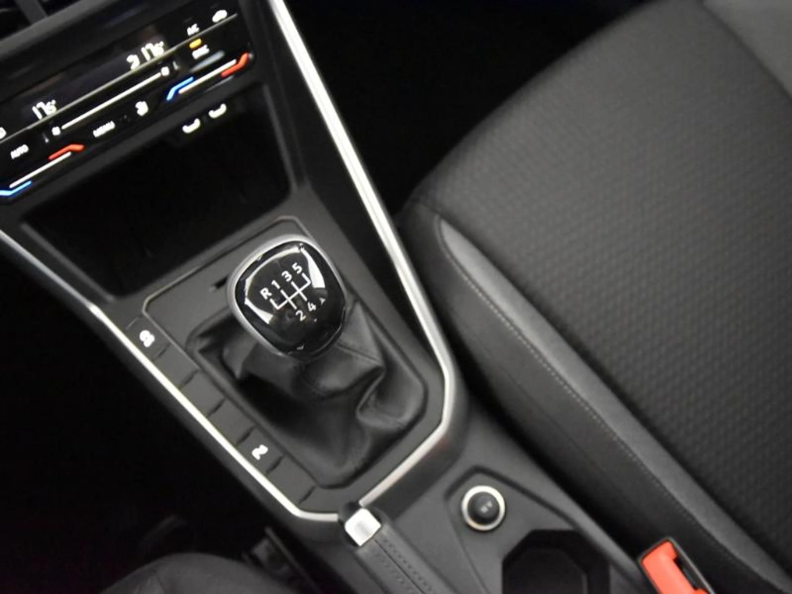 VOLKSWAGEN POLO POLO MÁS 1.0 TSI 70 KW (95 CV)  5 VEL. - Foto 10