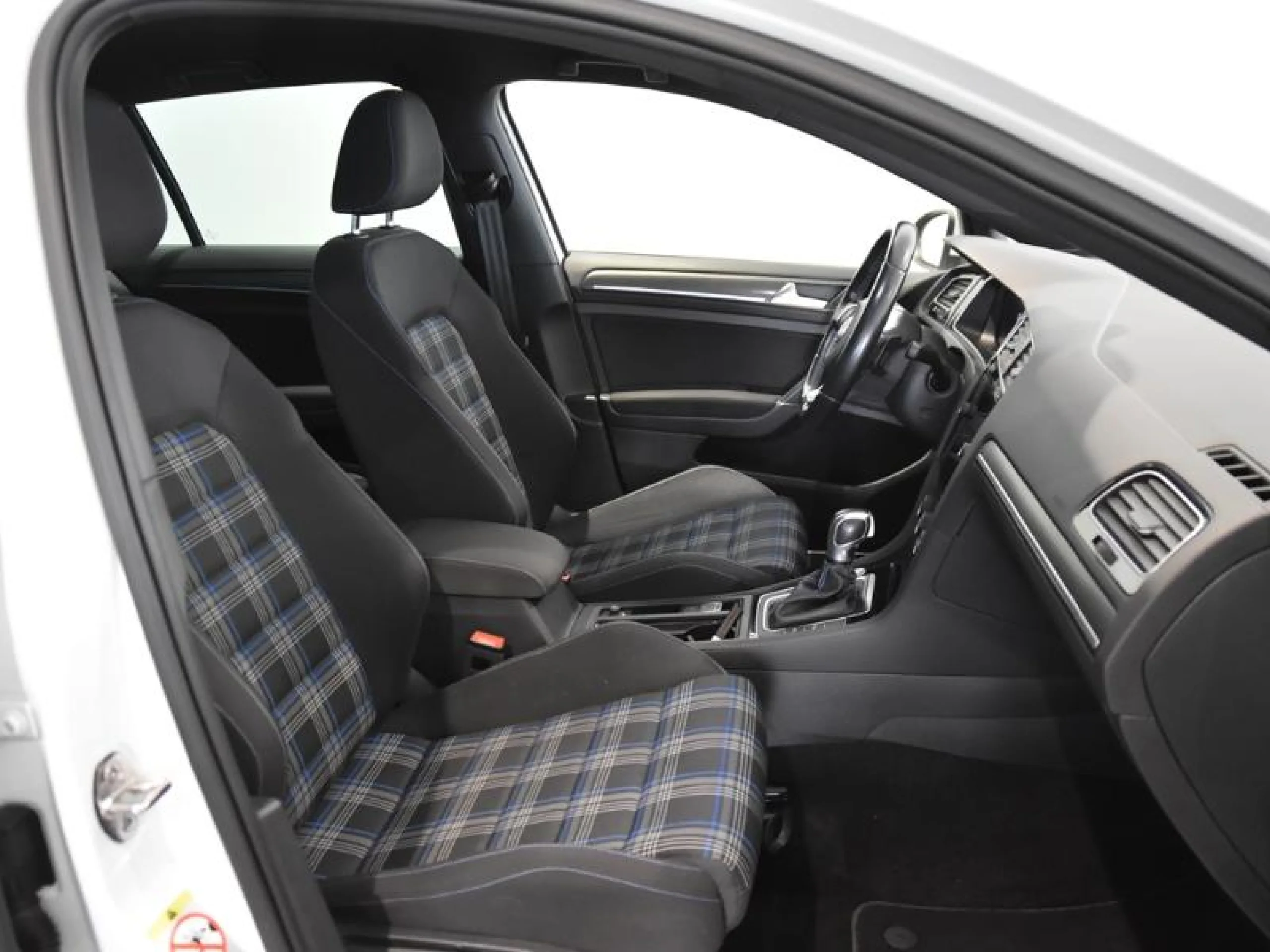 VOLKSWAGEN GOLF GTE 1.4 TSI E POWER 150KW (204CV) DSG - Foto 5