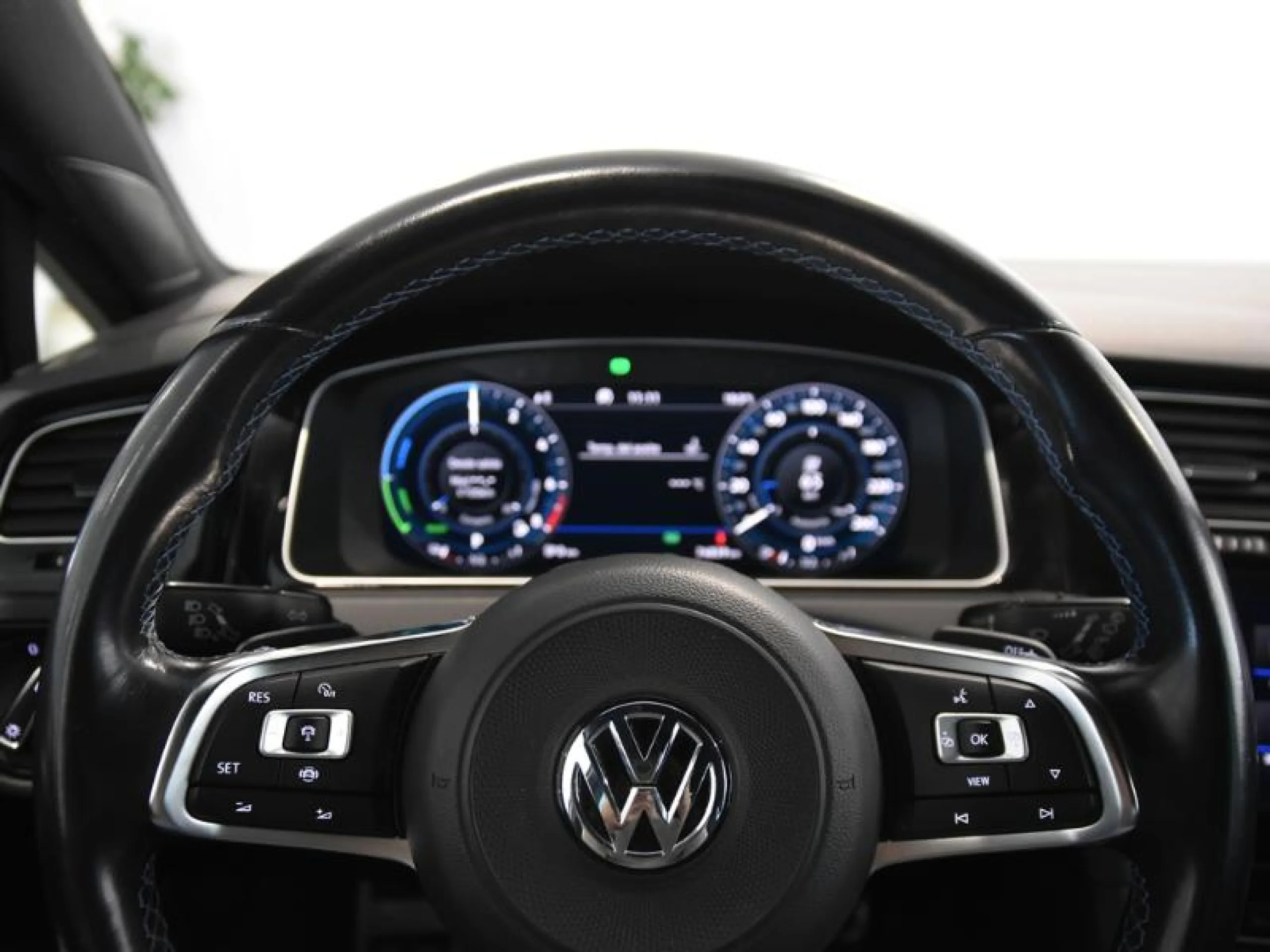 VOLKSWAGEN GOLF GTE 1.4 TSI E POWER 150KW (204CV) DSG - Foto 17