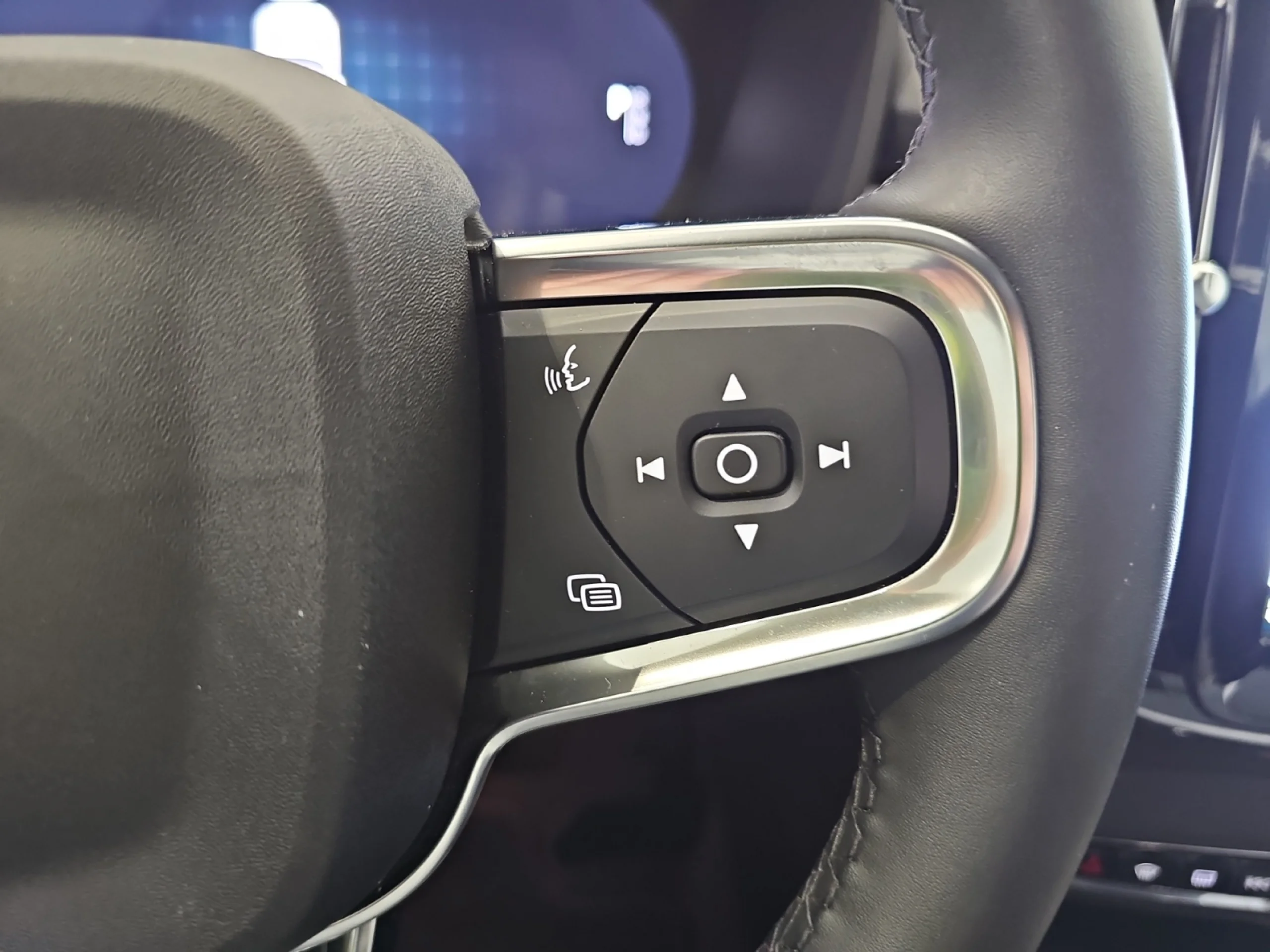 VOLVO EX40 SINGLE EXTENDED PLUS AUTO - Foto 13