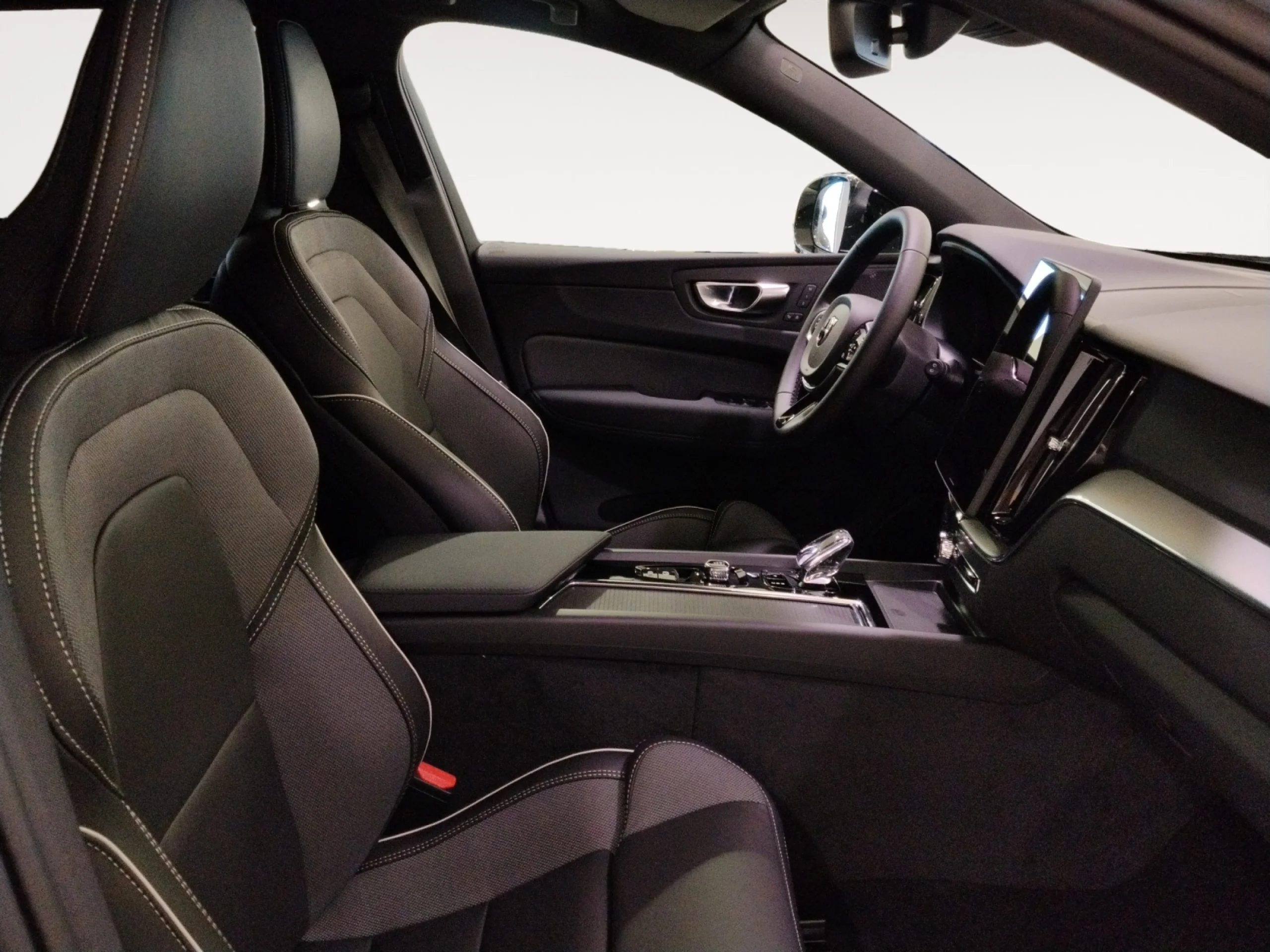 VOLVO XC60 2.0 B5 G MHEV BLACK ED PLUS DARK AT AWD - Foto 5