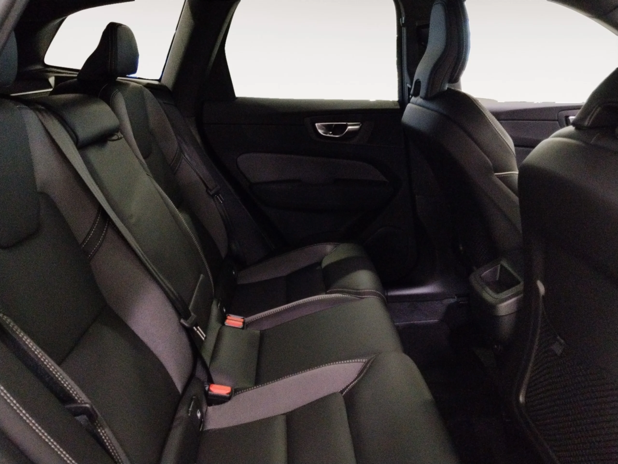 VOLVO XC60 2.0 B5 G MHEV BLACK ED PLUS DARK AT AWD - Foto 6