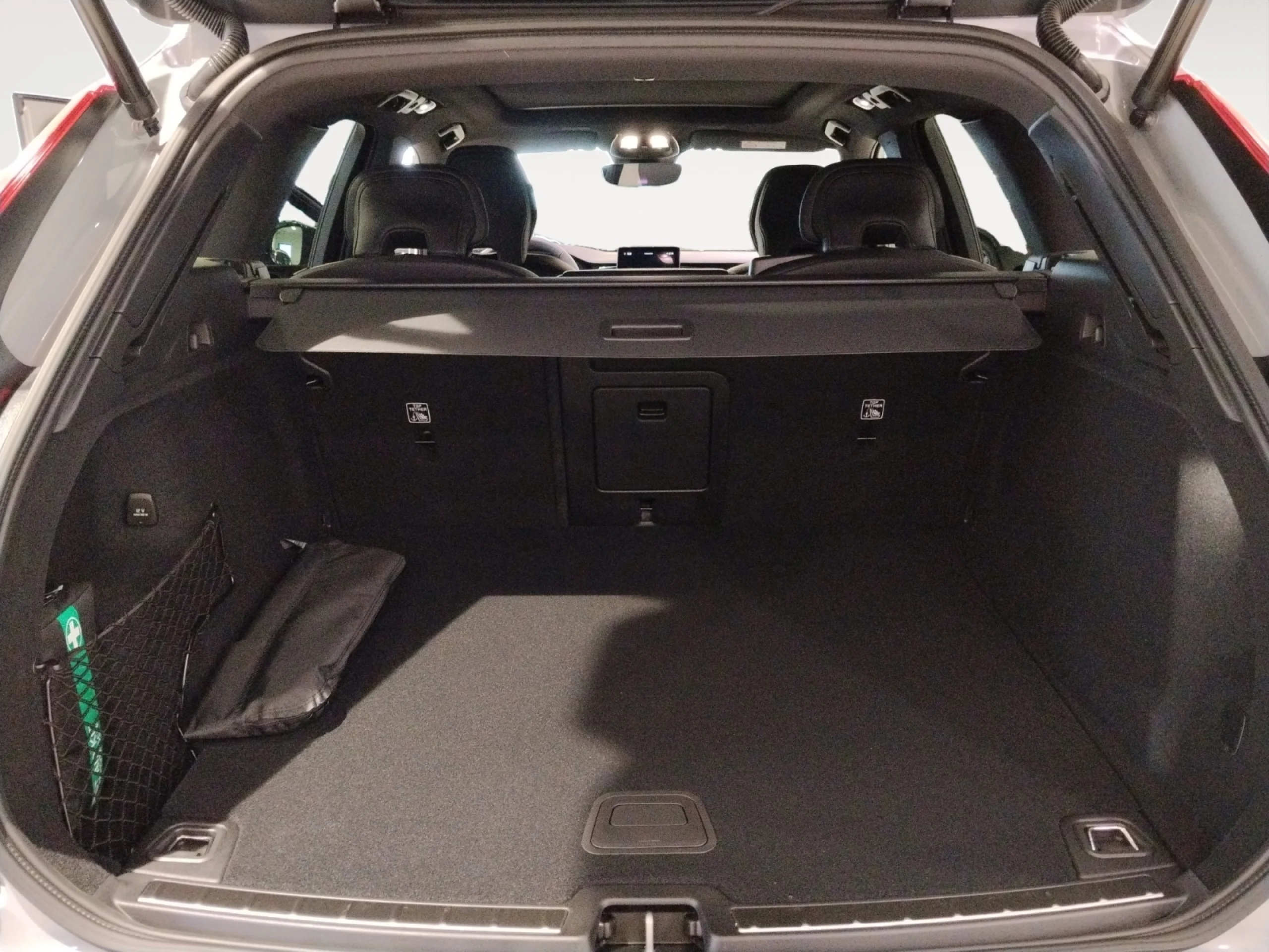 VOLVO XC60 2.0 B5 G MHEV BLACK ED PLUS DARK AT AWD - Foto 8
