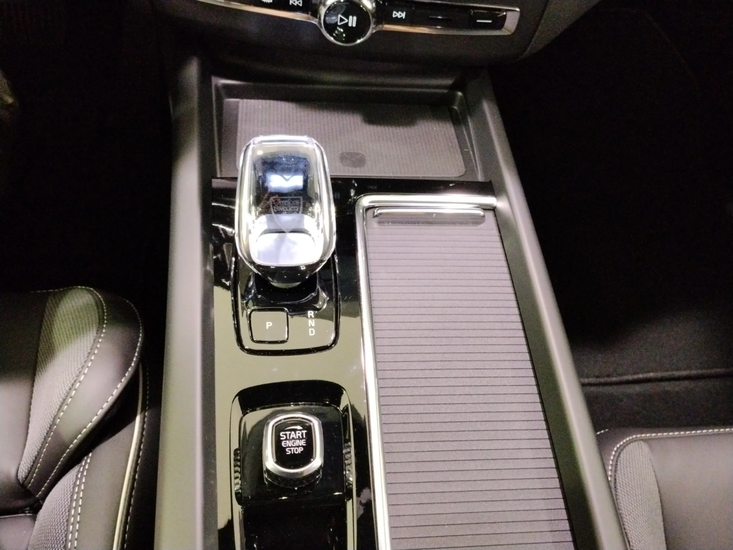 VOLVO XC60 2.0 B5 G MHEV BLACK ED PLUS DARK AT AWD - Foto 11