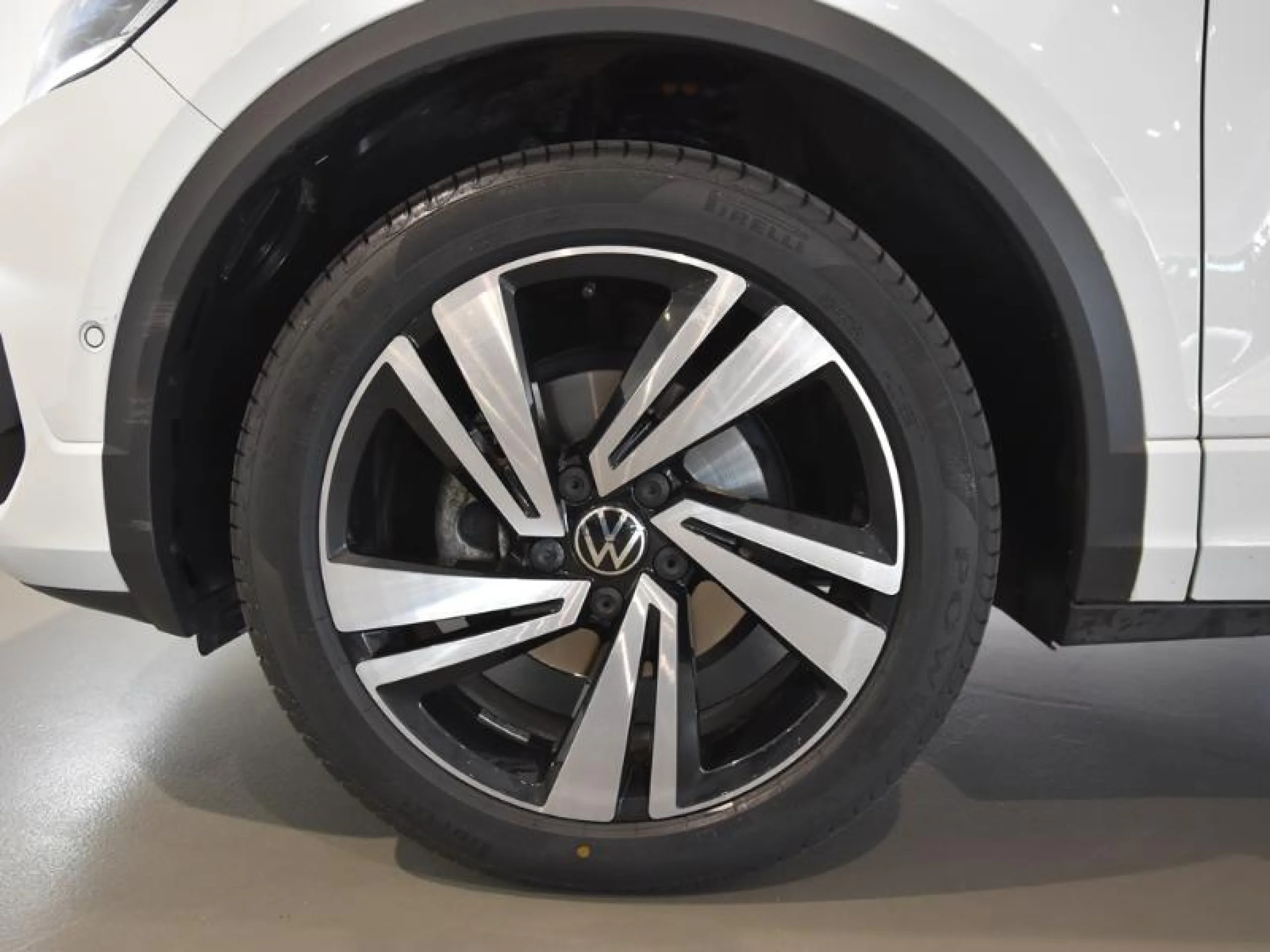 VOLKSWAGEN T ROC R LINE 1.5 TSI 110KW (150CV) - Foto 8