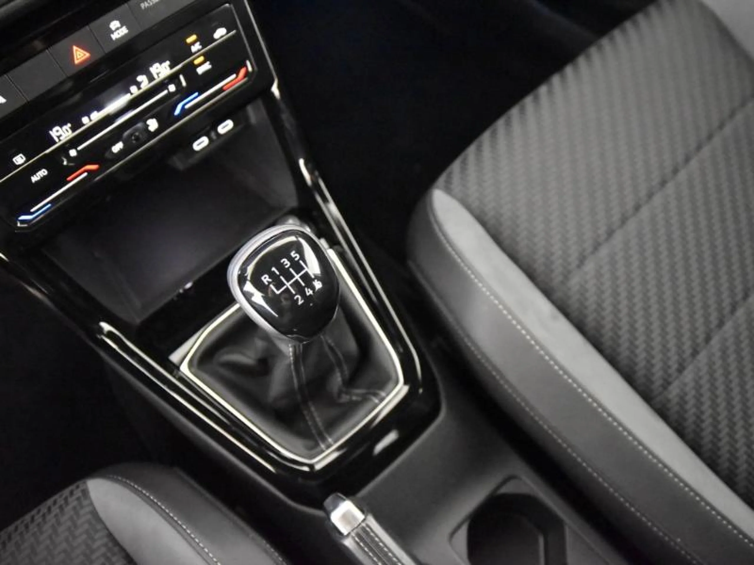 VOLKSWAGEN T CROSS SPORT 1.0 TSI 81KW (110CV) - Foto 10