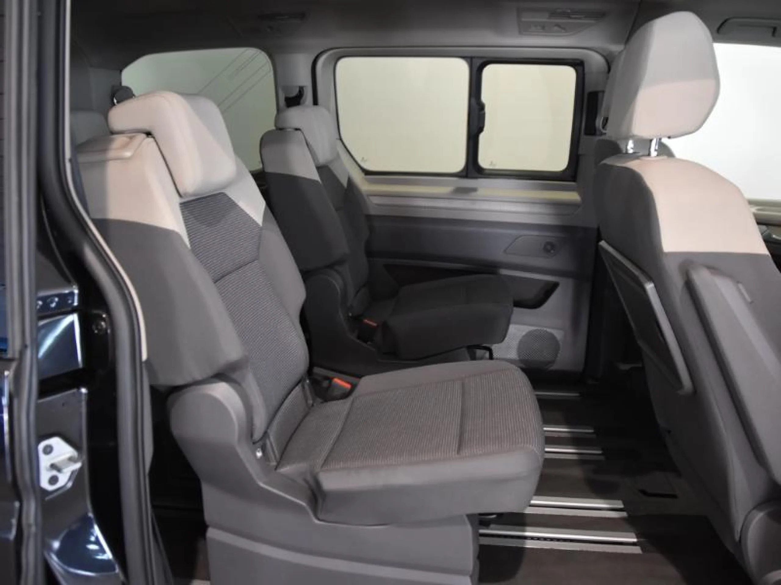 VOLKSWAGEN Multivan 2.0 TDI 110KW (150CV) DSG B.CORTA - Foto 6