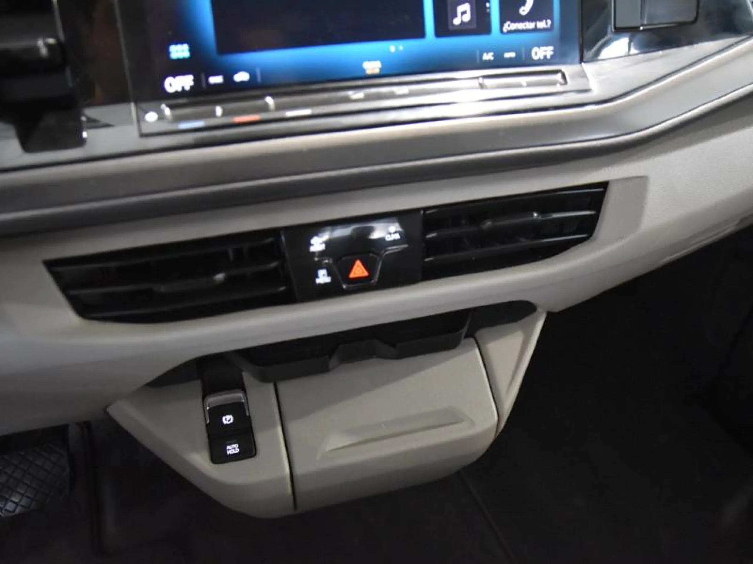 VOLKSWAGEN Multivan 2.0 TDI 110KW (150CV) DSG B.CORTA - Foto 10