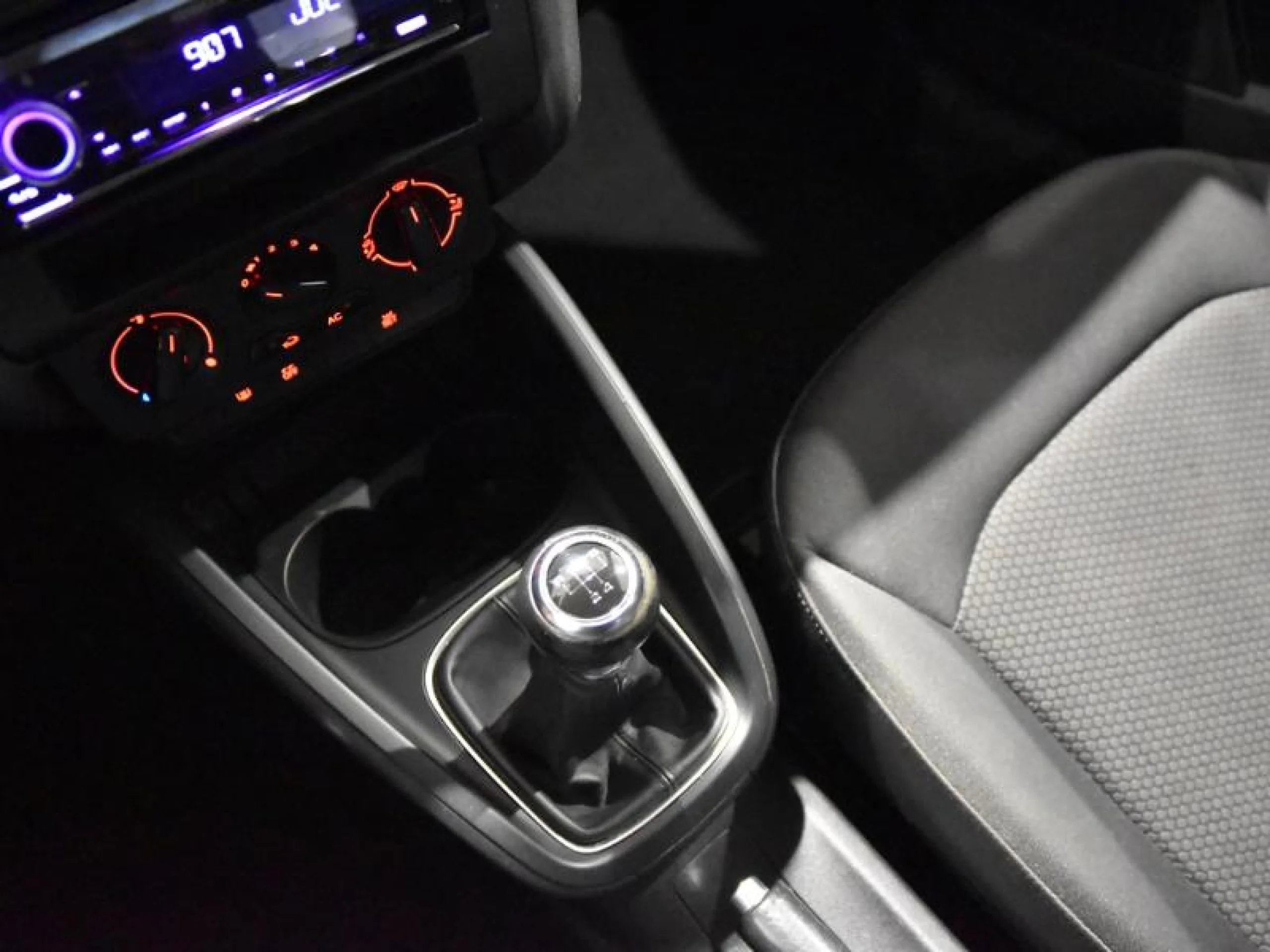 AUDI A1 SPORTBACK 1.6 TDI 90CV ATTRACTION - Foto 10