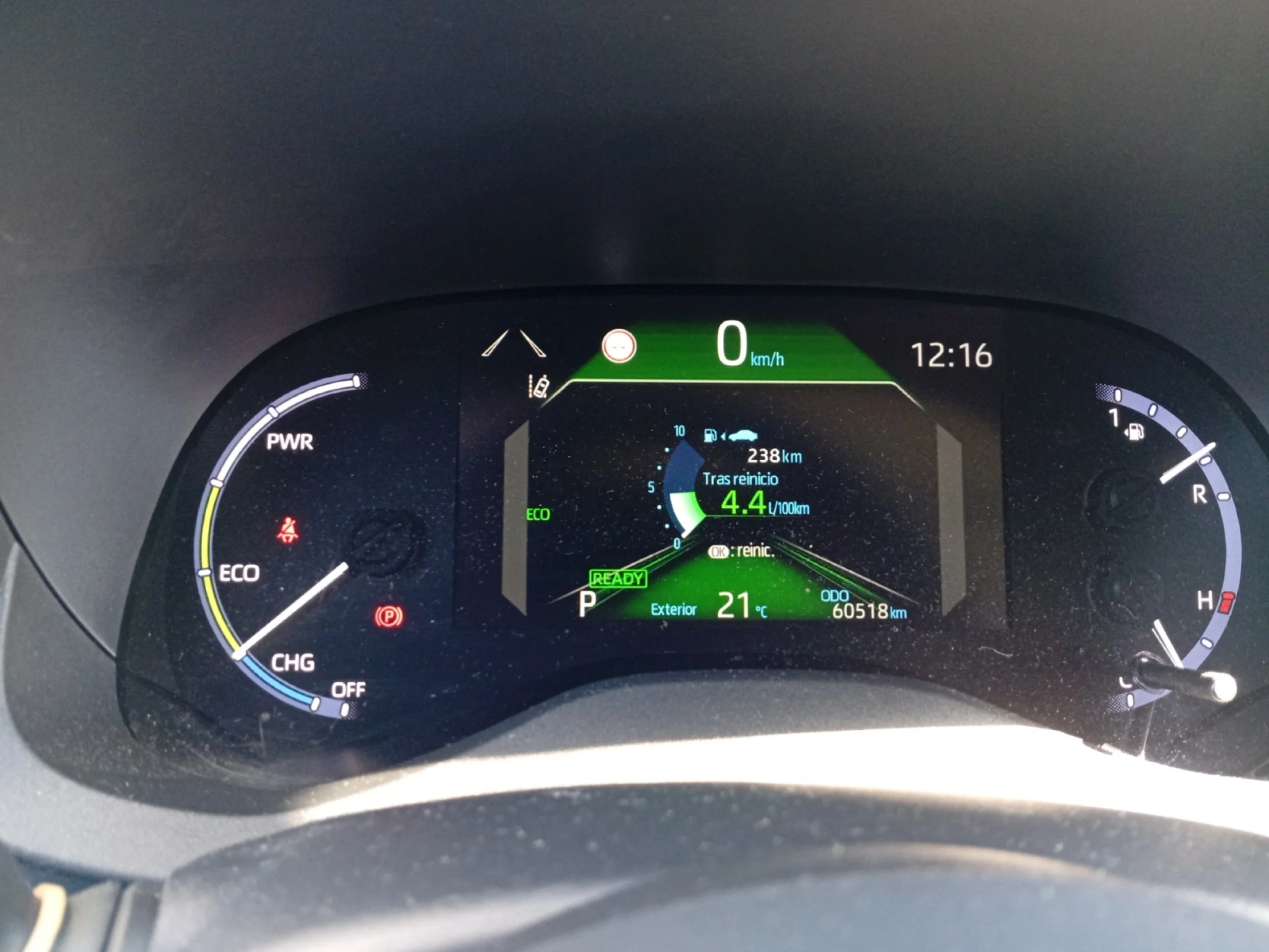 TOYOTA YARIS CROSS 1.5 120H STYLE PLUS - Foto 10