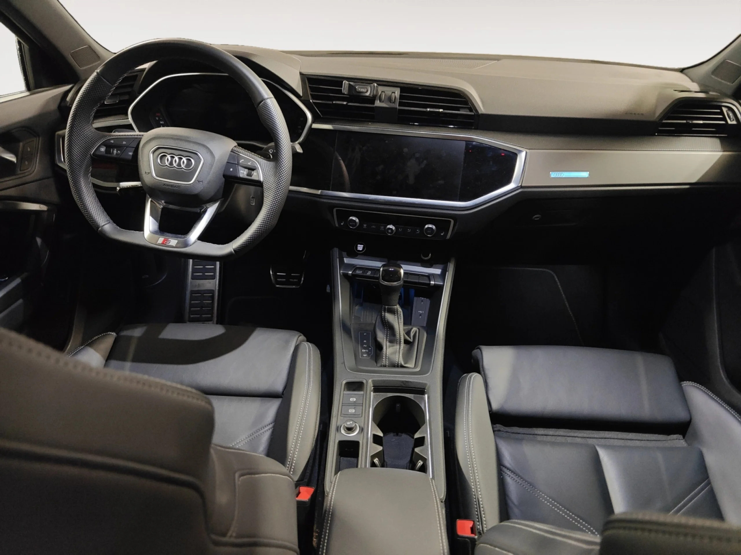 AUDI Q3 BLACK LINE 35 TDI 110KW (150CV) S TRONIC - Foto 4