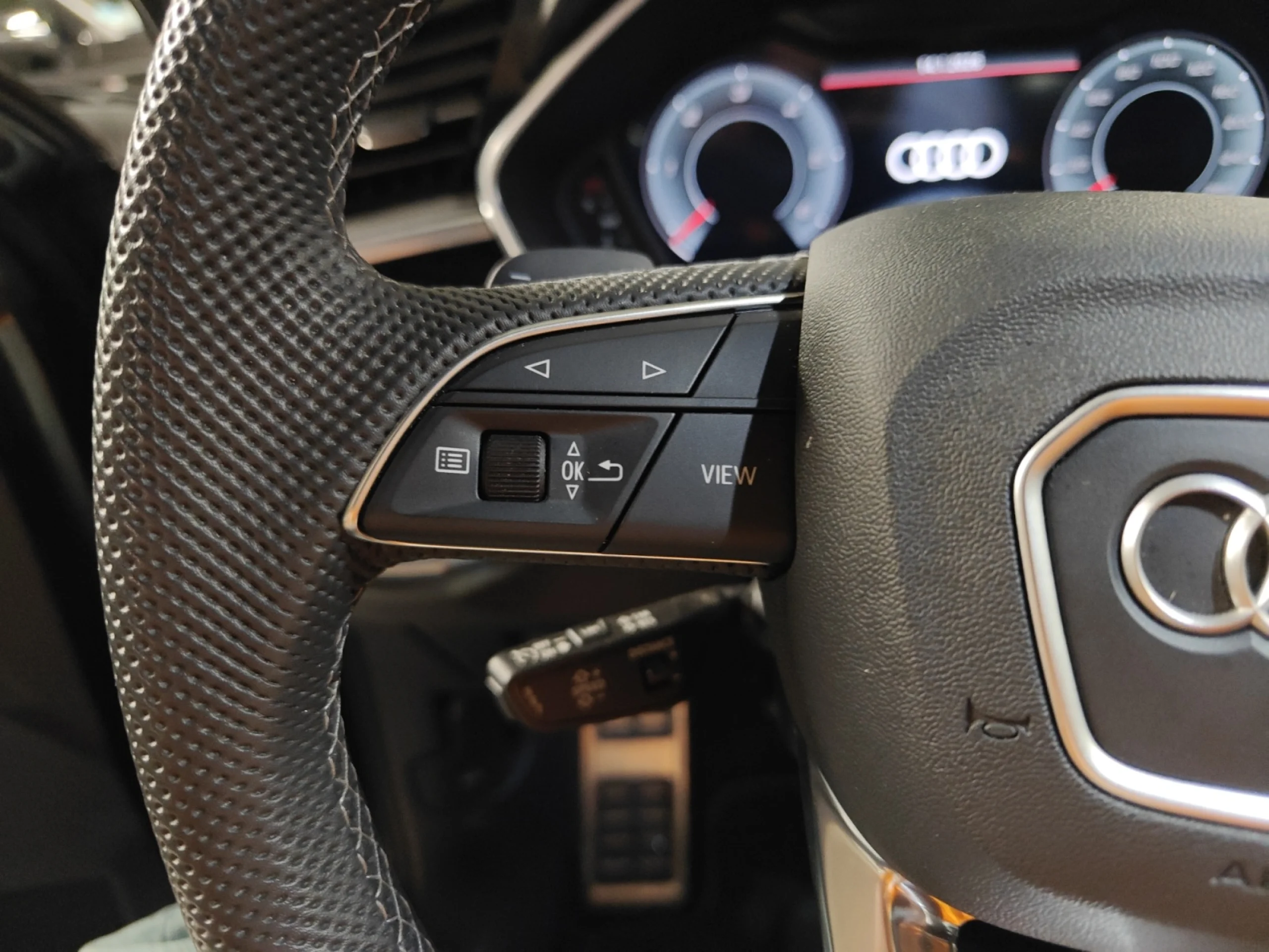 AUDI Q3 BLACK LINE 35 TDI 110KW (150CV) S TRONIC - Foto 11