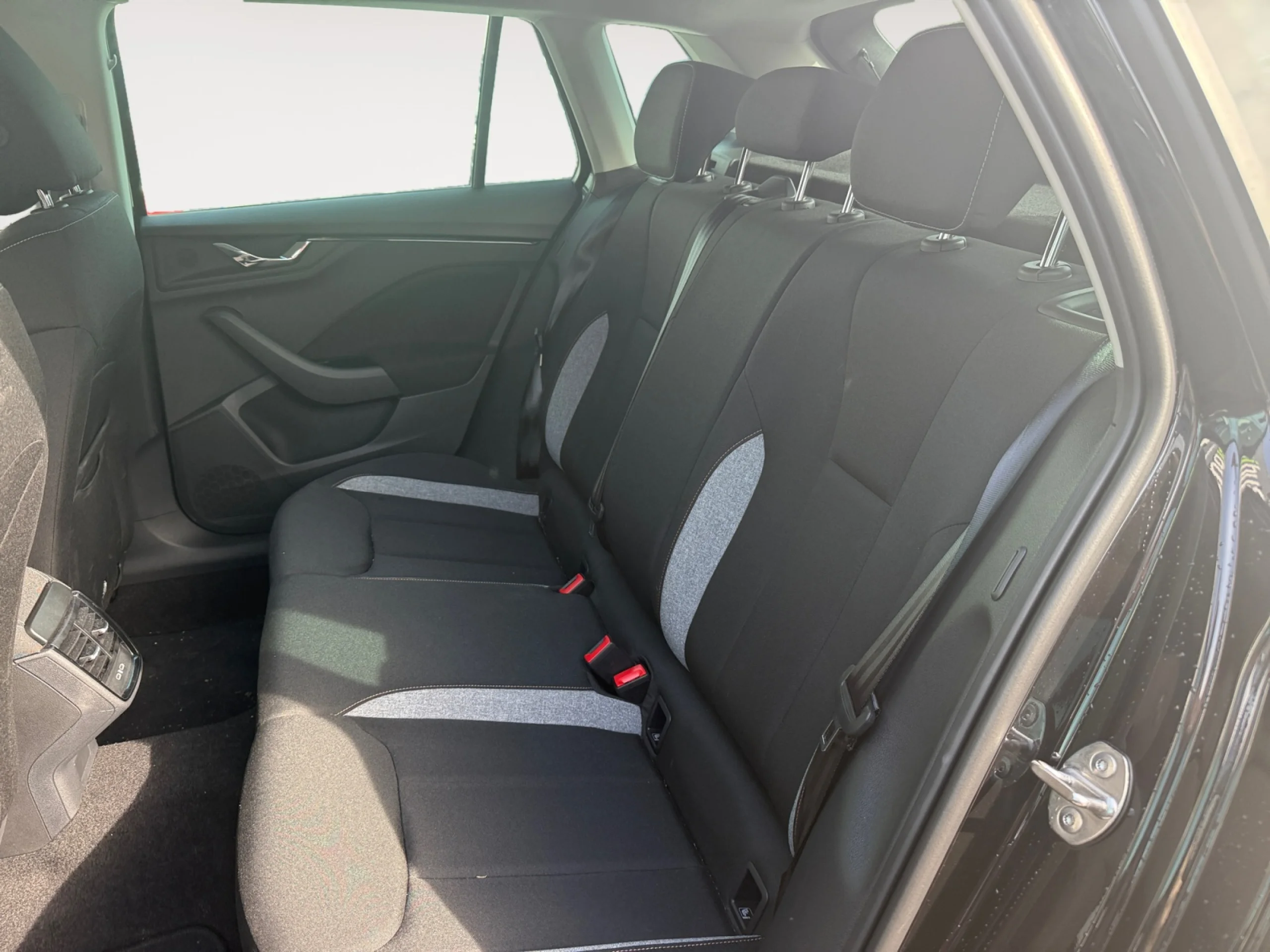 SKODA KAMIQ 1.0 TSI 85KW (115CV) DSG DESIGN - Foto 6