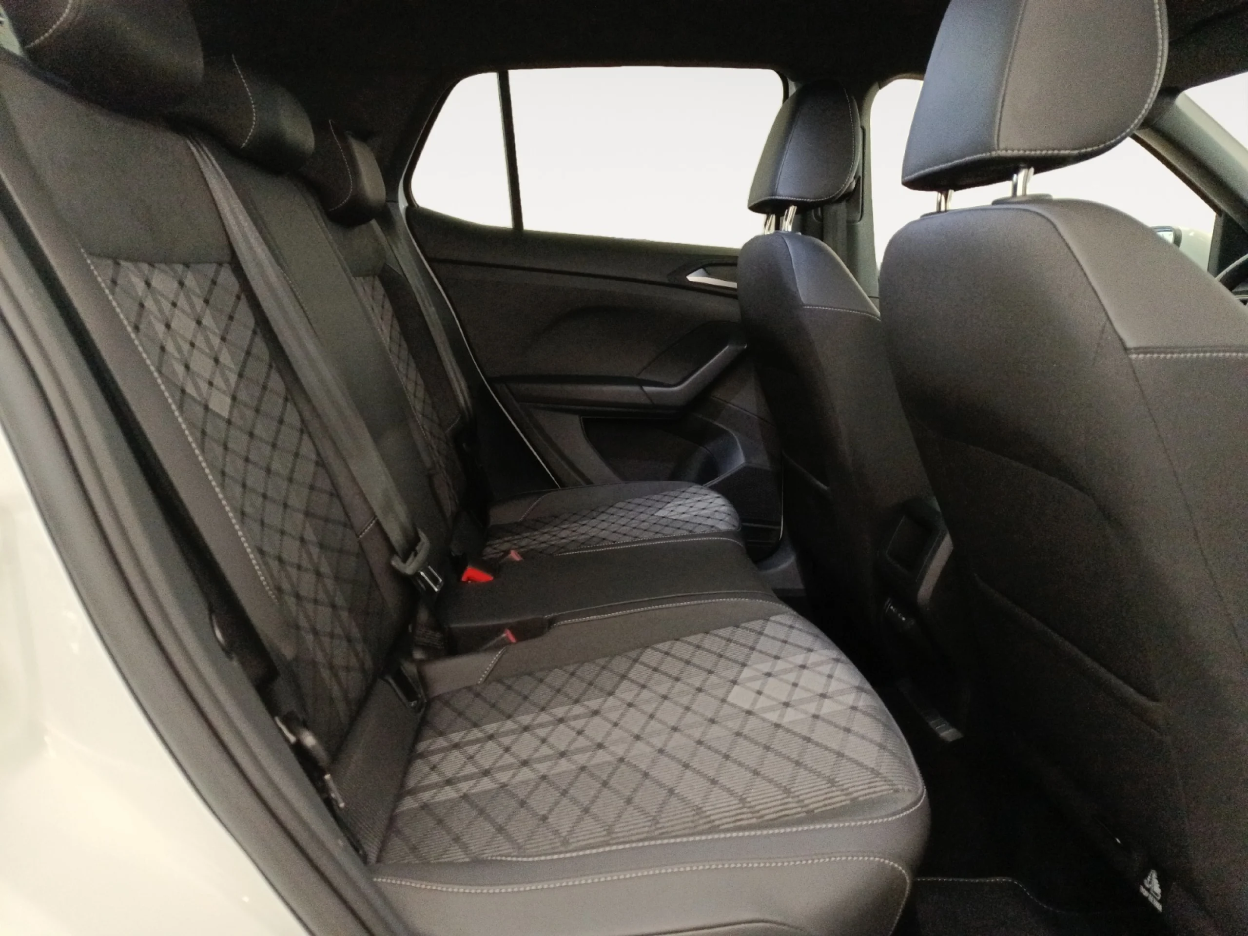 VOLKSWAGEN T CROSS T CROSS R LINE 1.0 TSI 85 KW (115 CV)  6 VEL. - Foto 6