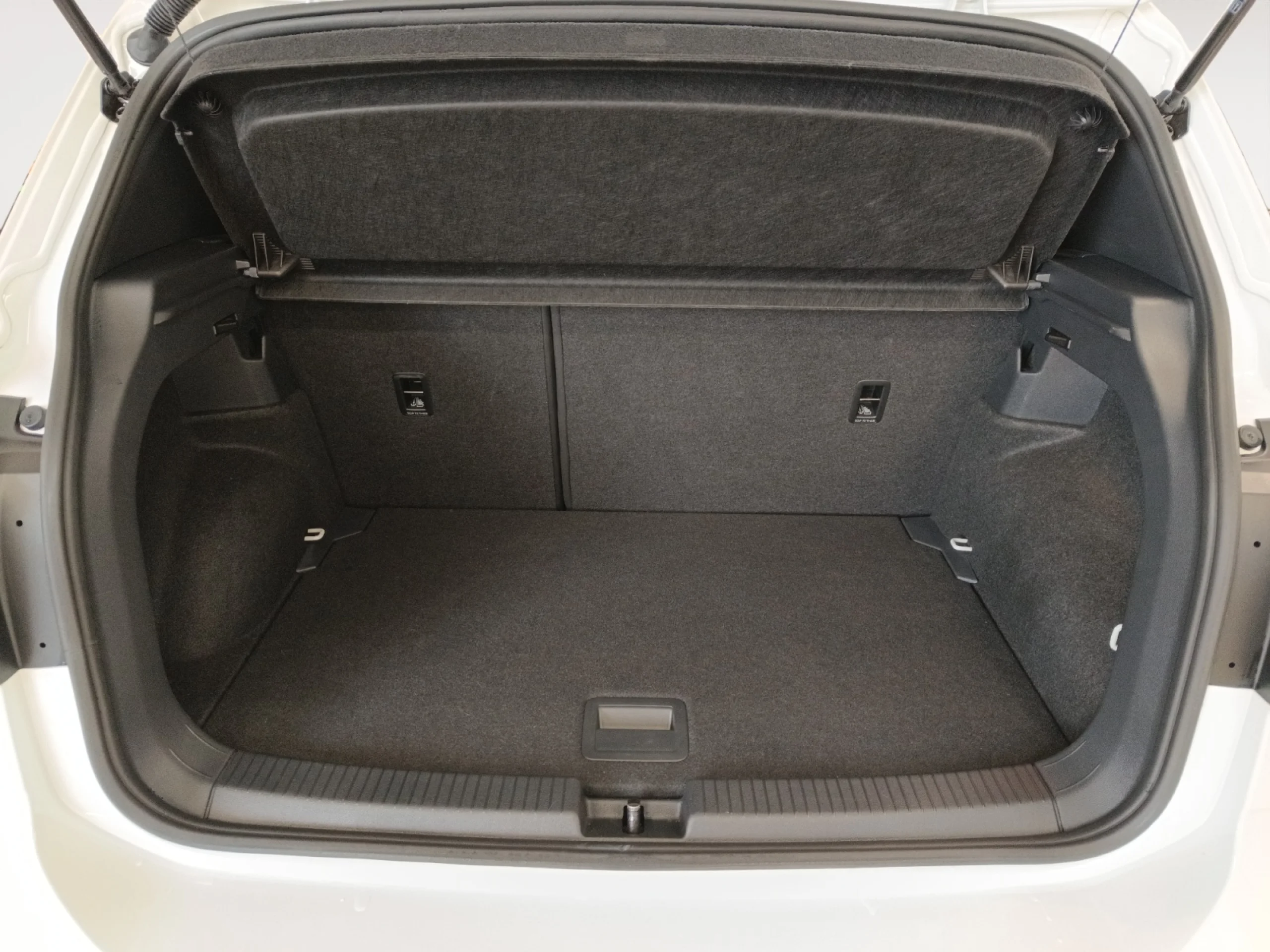 VOLKSWAGEN T CROSS T CROSS R LINE 1.0 TSI 85 KW (115 CV)  6 VEL. - Foto 7