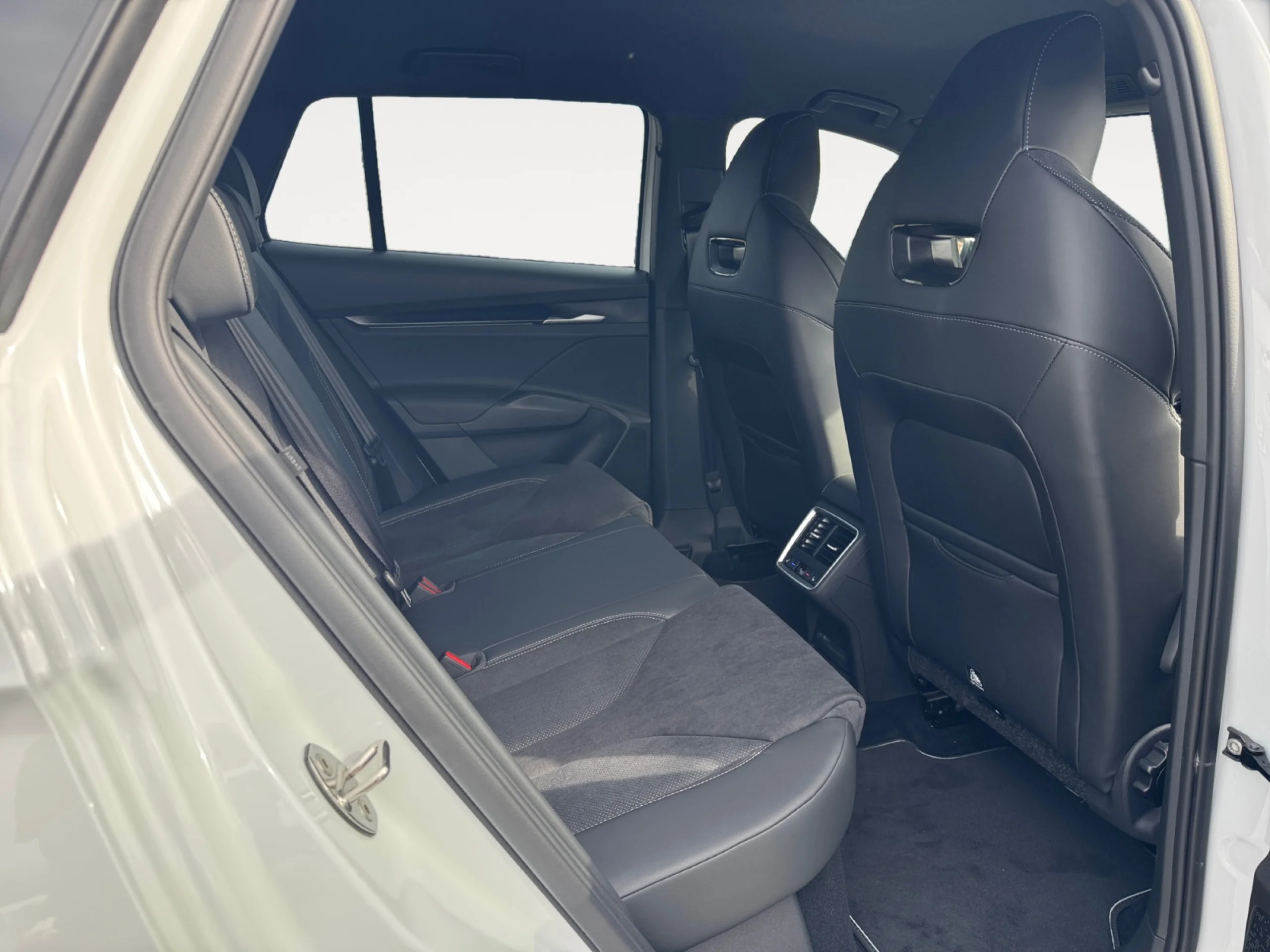 SKODA ELROQ 150 KW (204 CV) 63 KWH SPORTLINE - Foto 6