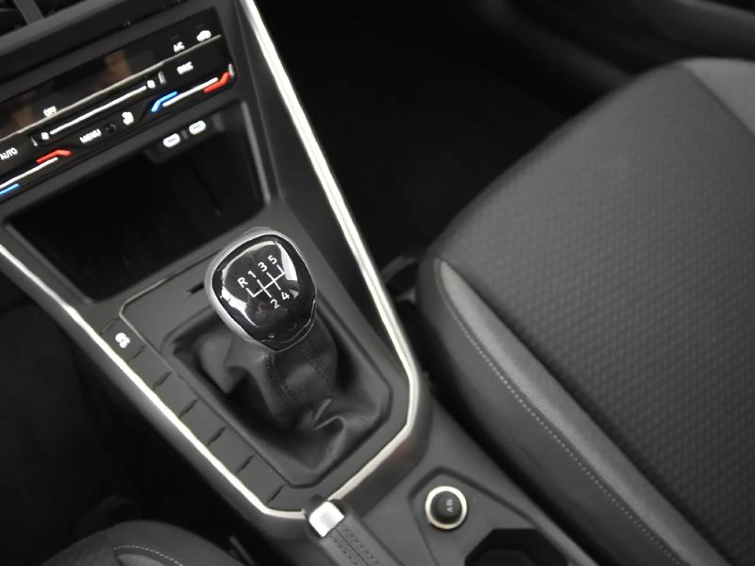 VOLKSWAGEN TAIGO TAIGO TAIGO  1.0 TSI 70 KW (95 CV )  5 VEL. - Foto 10