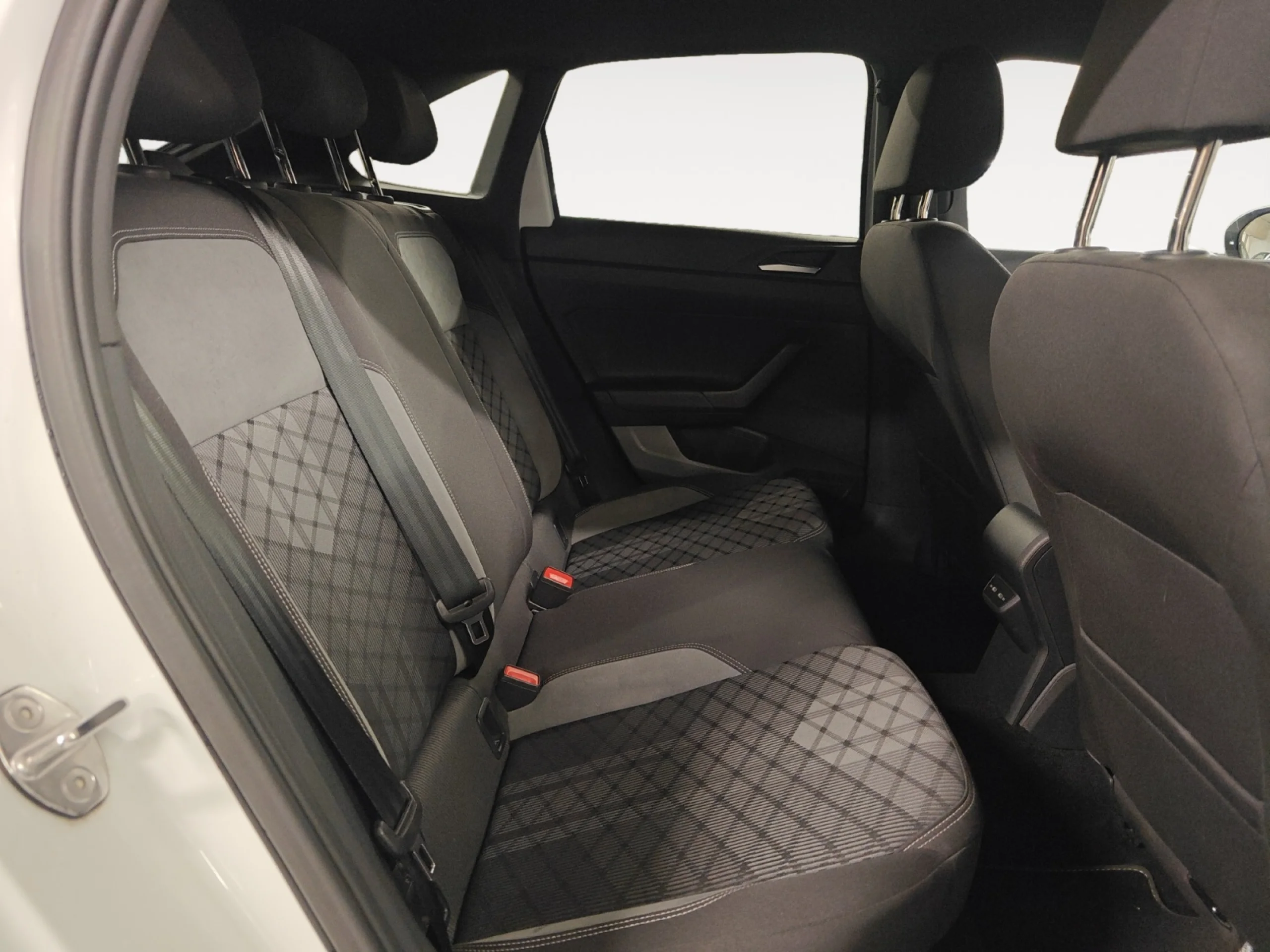 VOLKSWAGEN TAIGO R LINE 1.0 TSI 81KW (110CV) - Foto 6