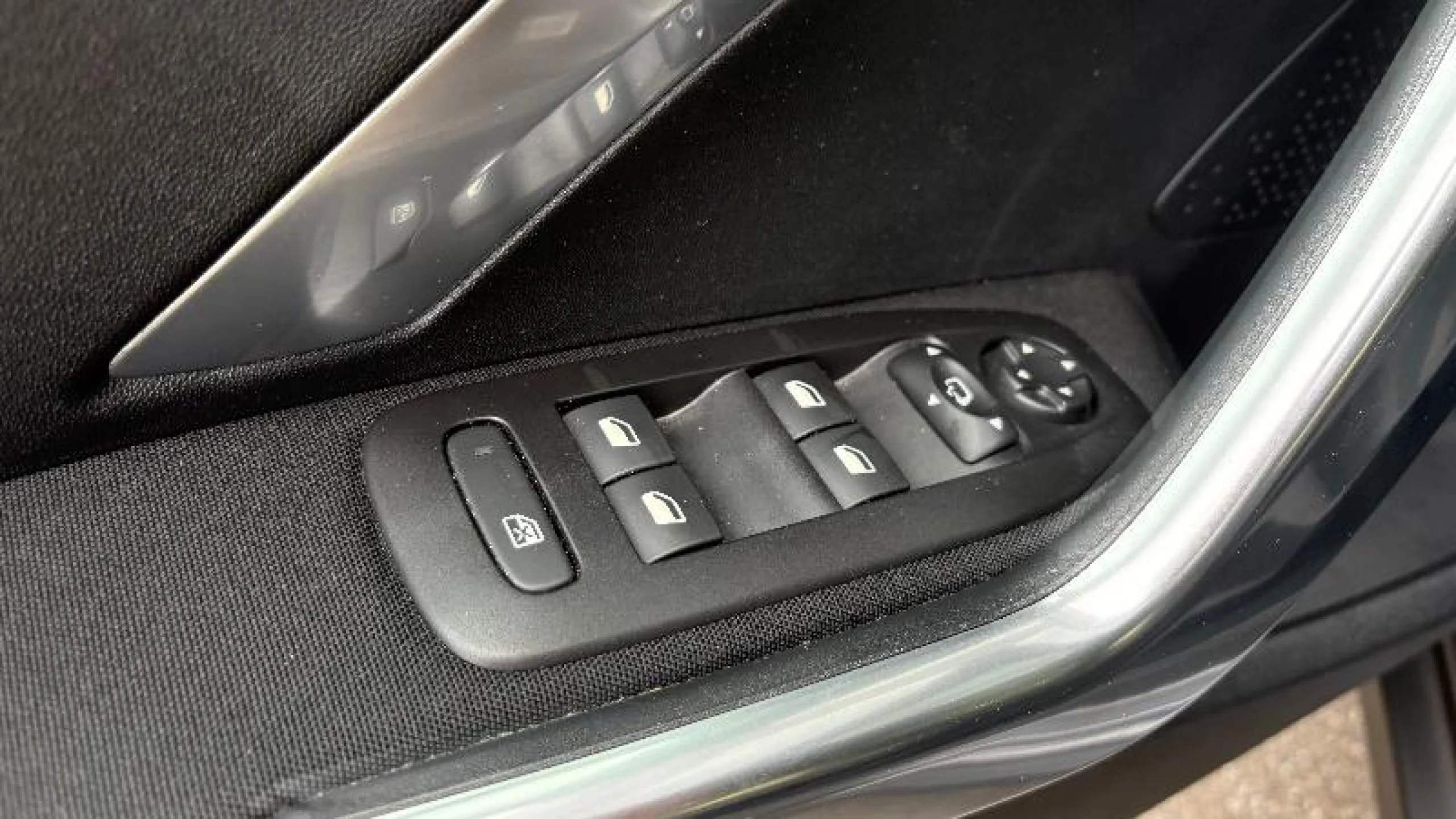 PEUGEOT 2008 ALLURE BLUEHDI 100 S&S BVM6 - Foto 16