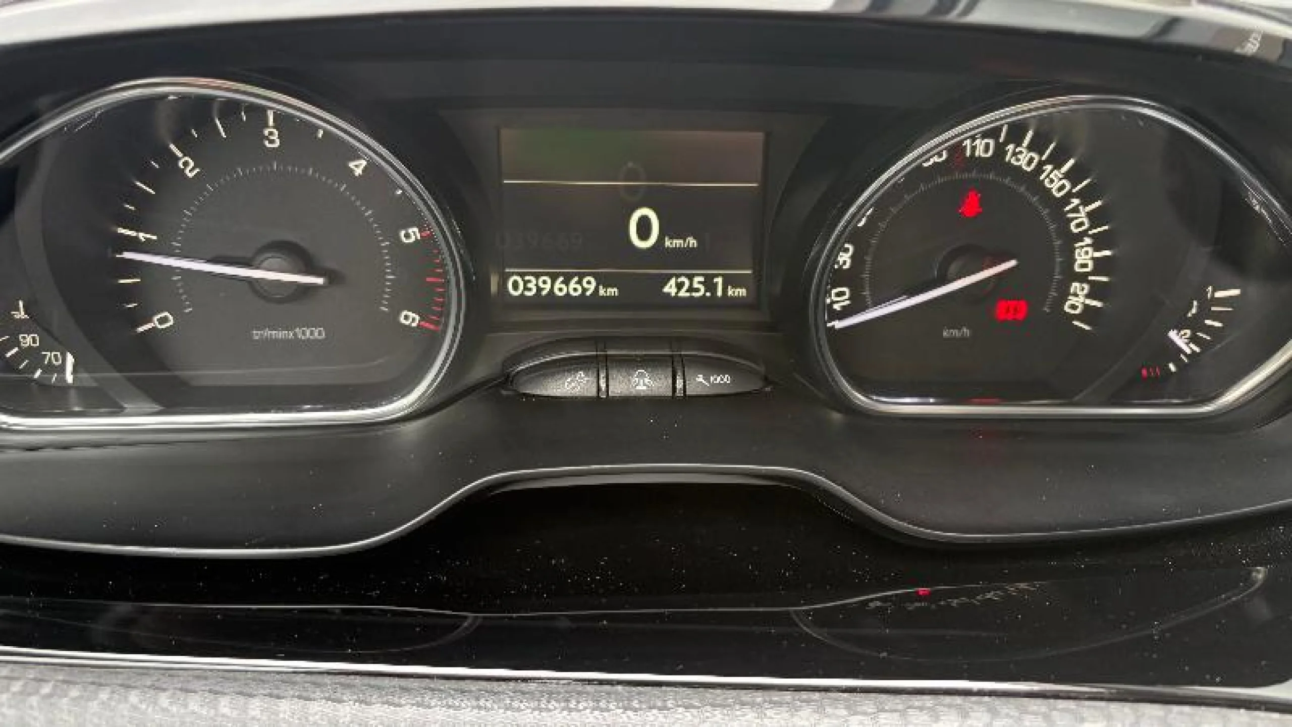 PEUGEOT 2008 ALLURE BLUEHDI 100 S&S BVM6 - Foto 19