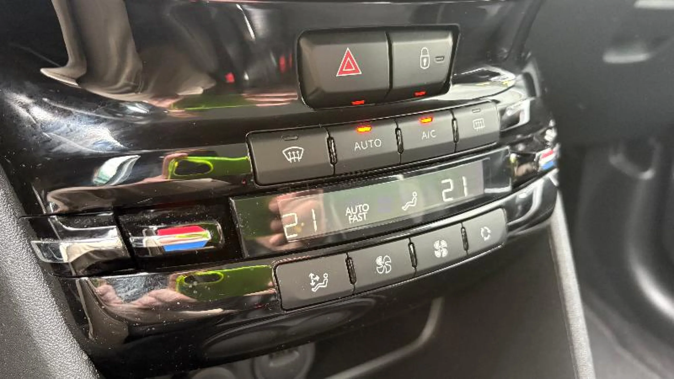 PEUGEOT 2008 ALLURE BLUEHDI 100 S&S BVM6 - Foto 24