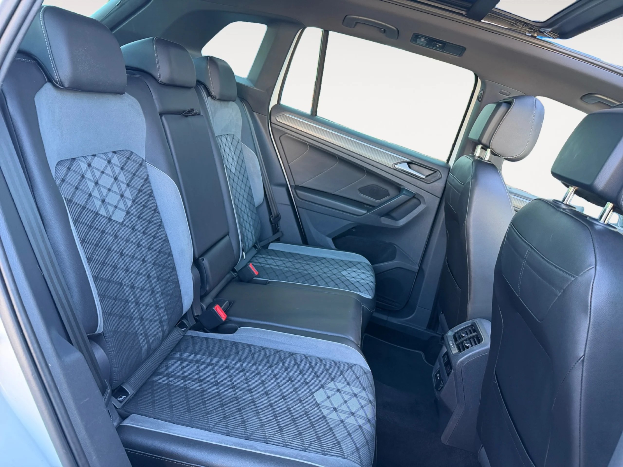 VOLKSWAGEN TIGUAN R LINE 2.0 TDI 110KW (150CV) DSG 4MOTION - Foto 6