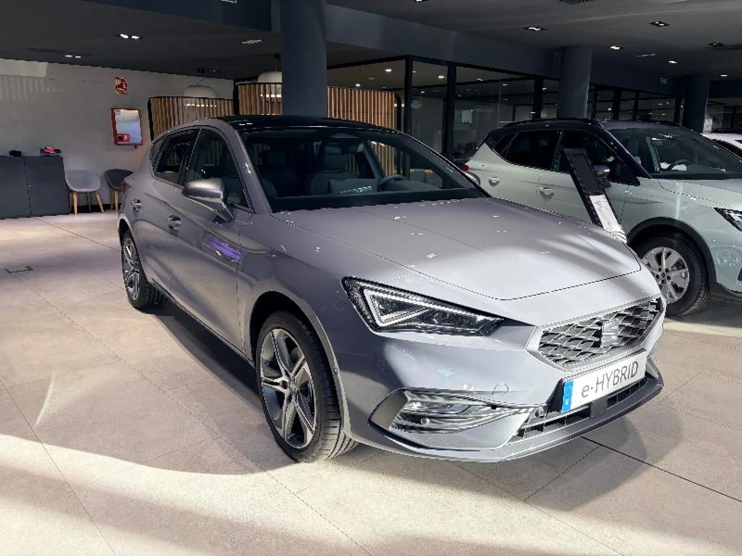 SEAT LEON 1.5 TSI E HYBRID 150KW DSG 6 FR XL - Foto 2