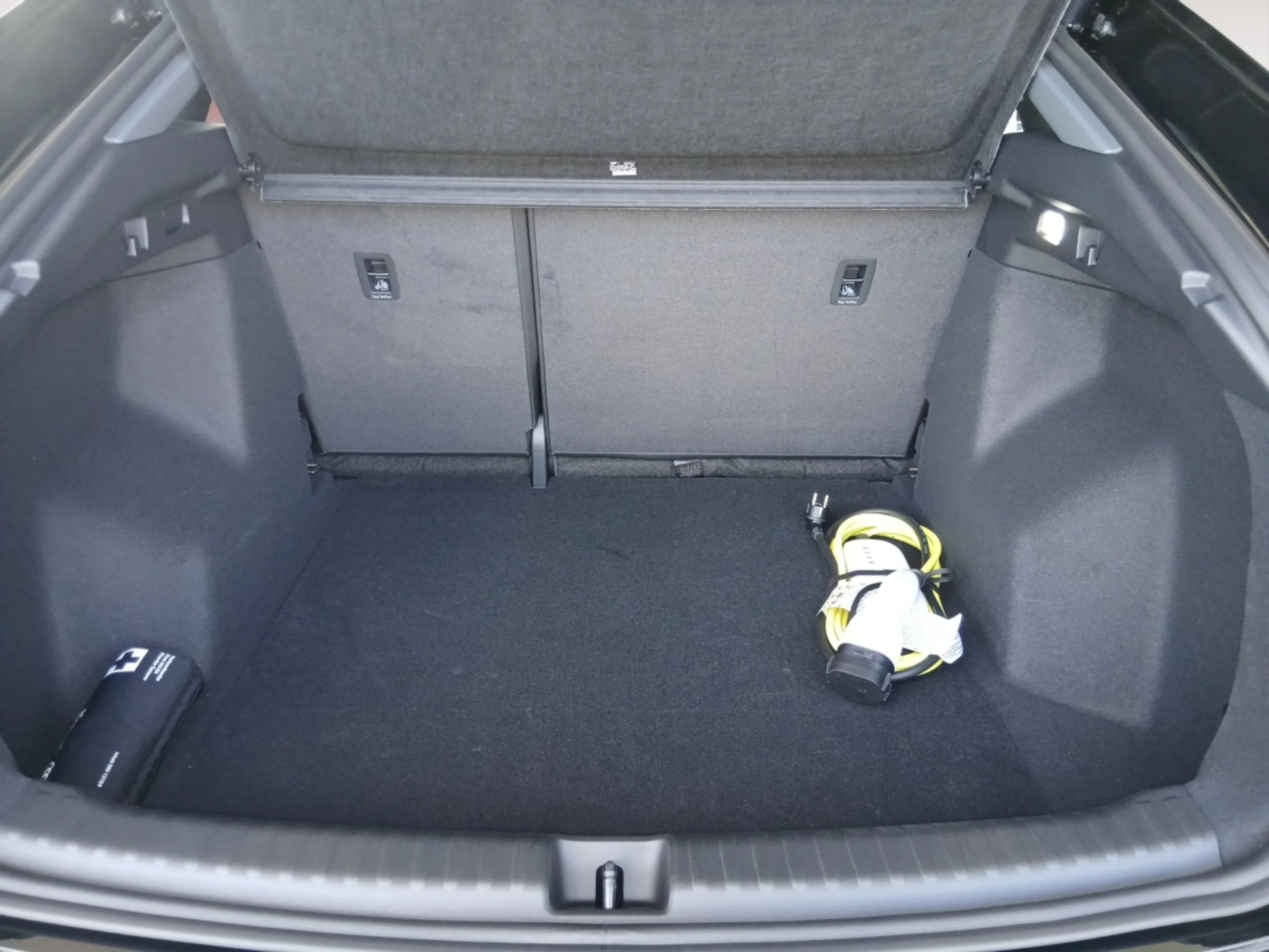 AUDI Q4 Q4 SPORTBACK GENUINE EDITION 45 E TRON  210,00 KW 77,0 KWH - Foto 7