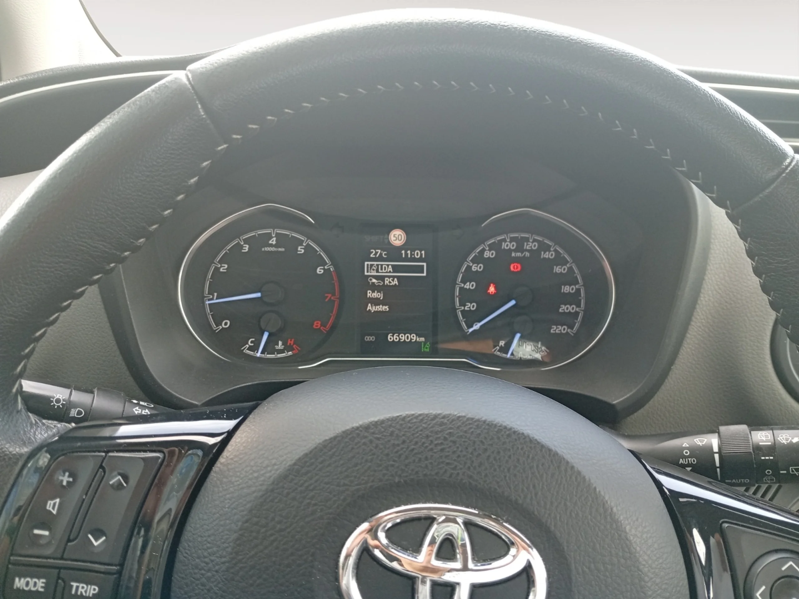 TOYOTA Yaris 1.0 70 ACTIVE - Foto 10