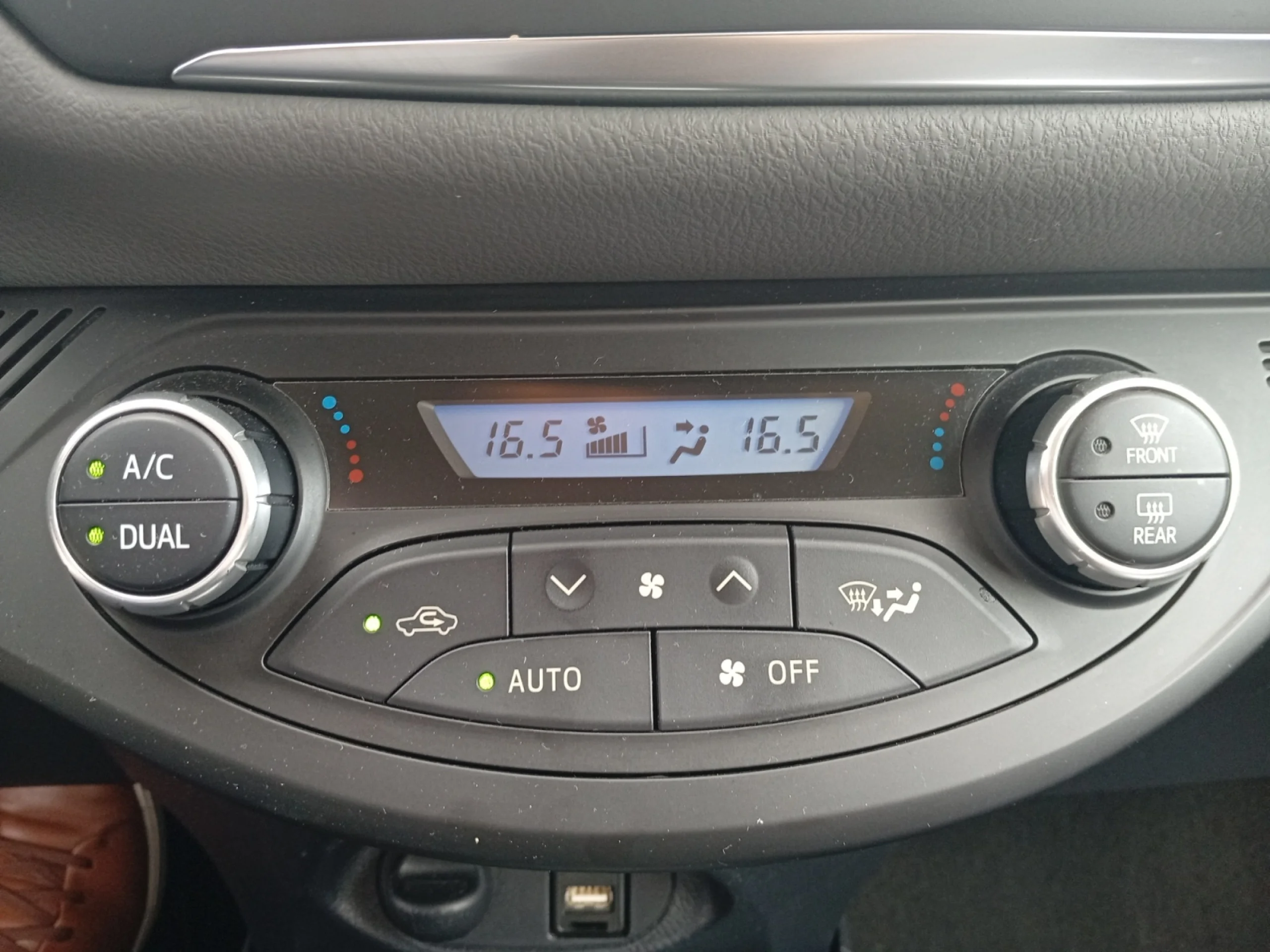 TOYOTA Yaris 1.0 70 ACTIVE - Foto 15