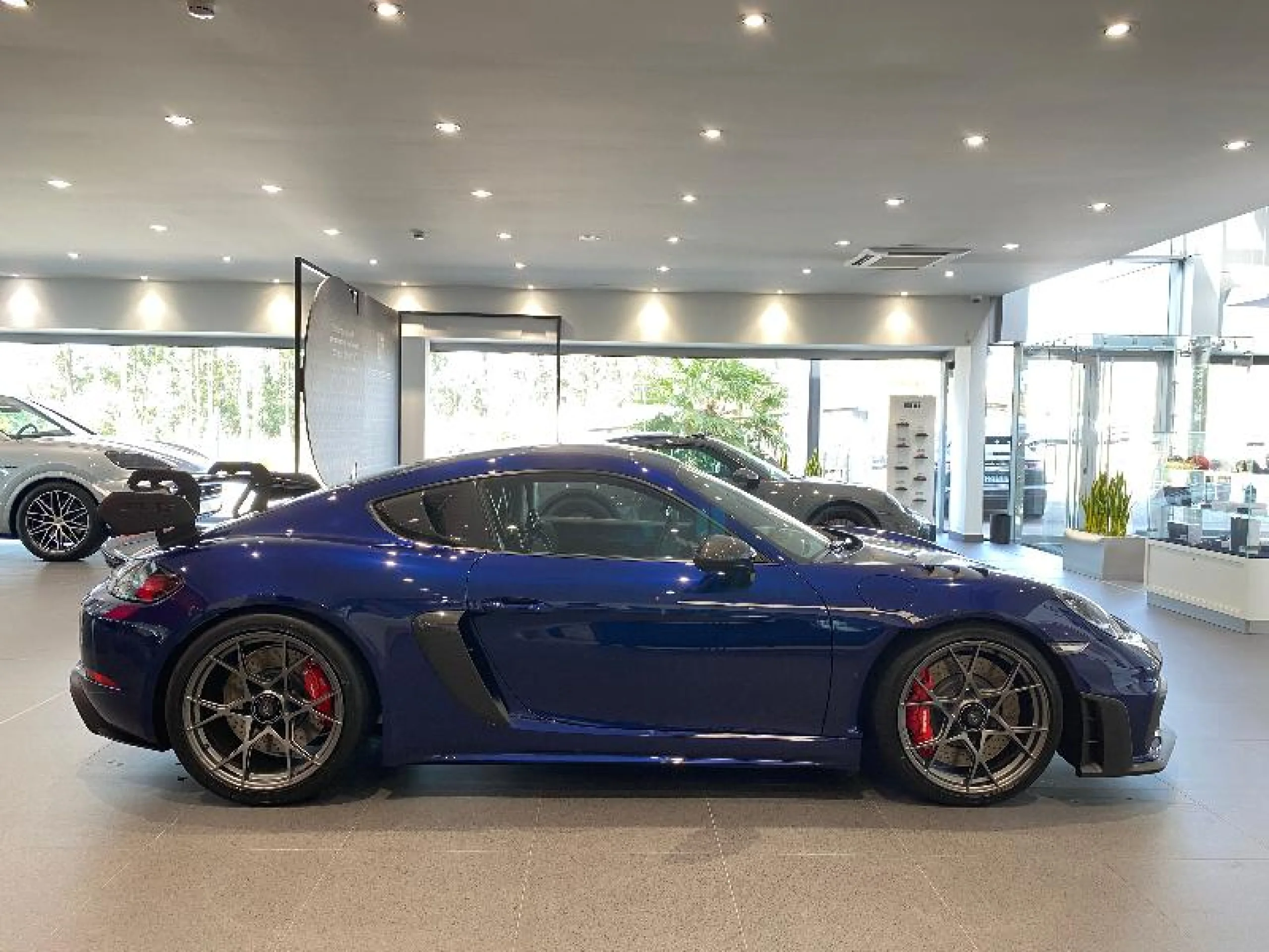 PORSCHE 718 CAYMAN GT4 RS - Foto 6