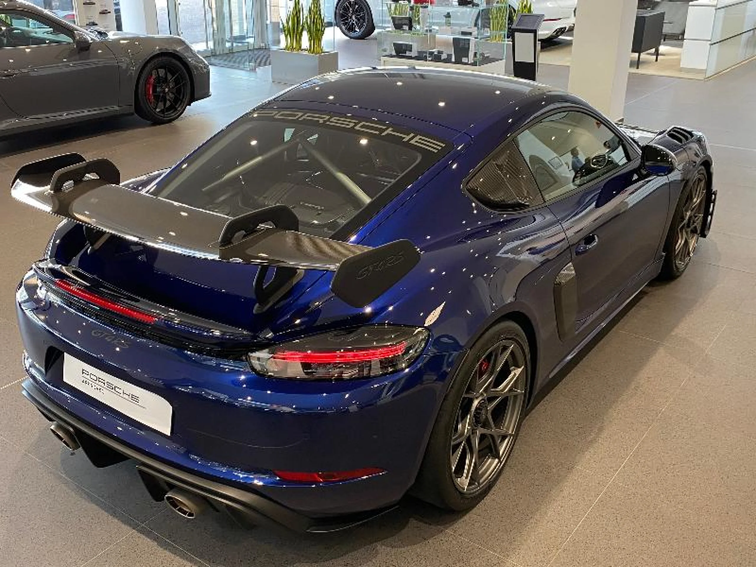 PORSCHE 718 CAYMAN GT4 RS - Foto 43
