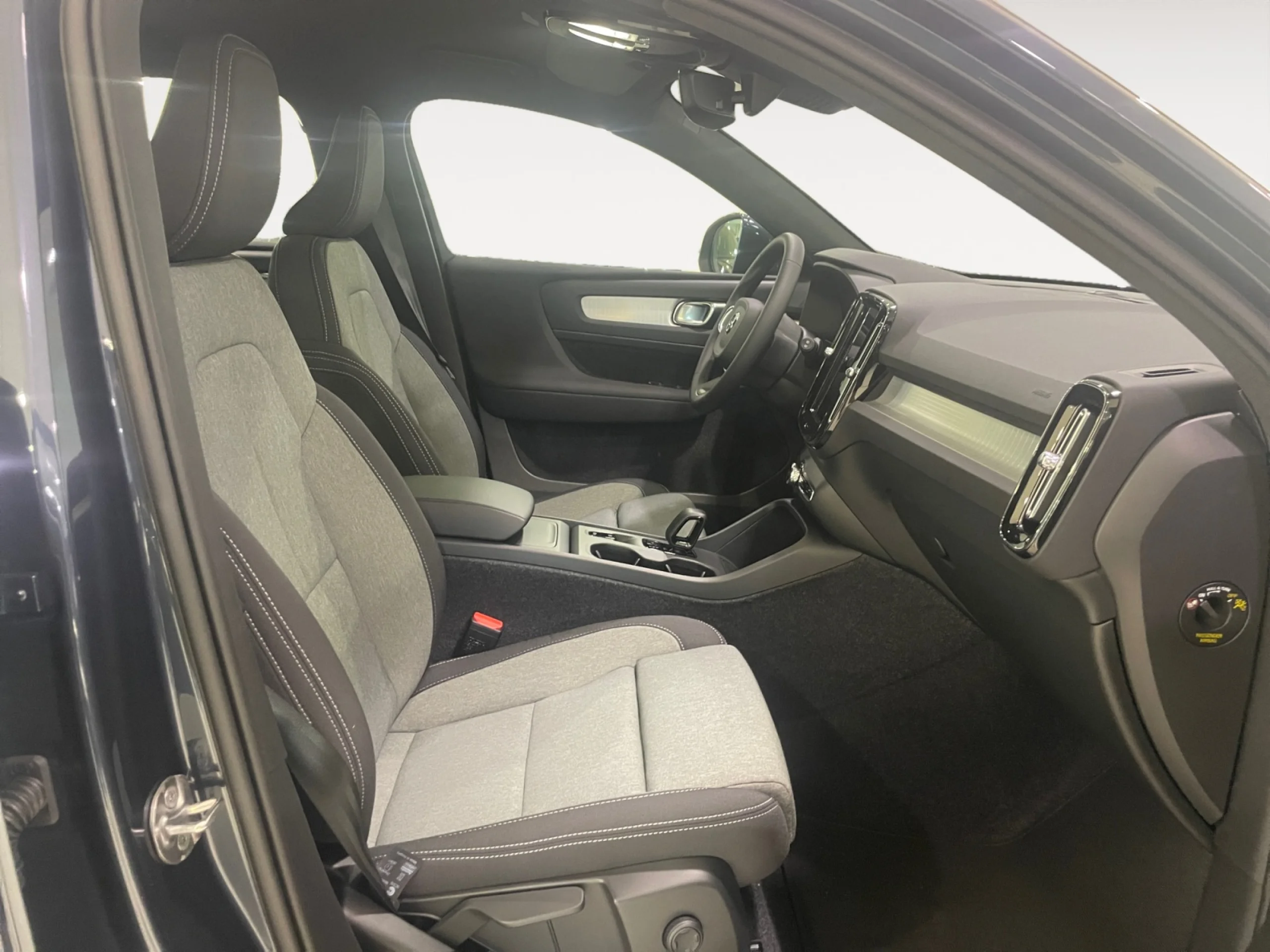 VOLVO XC40 2.0 B4 G CORE AUTO - Foto 5